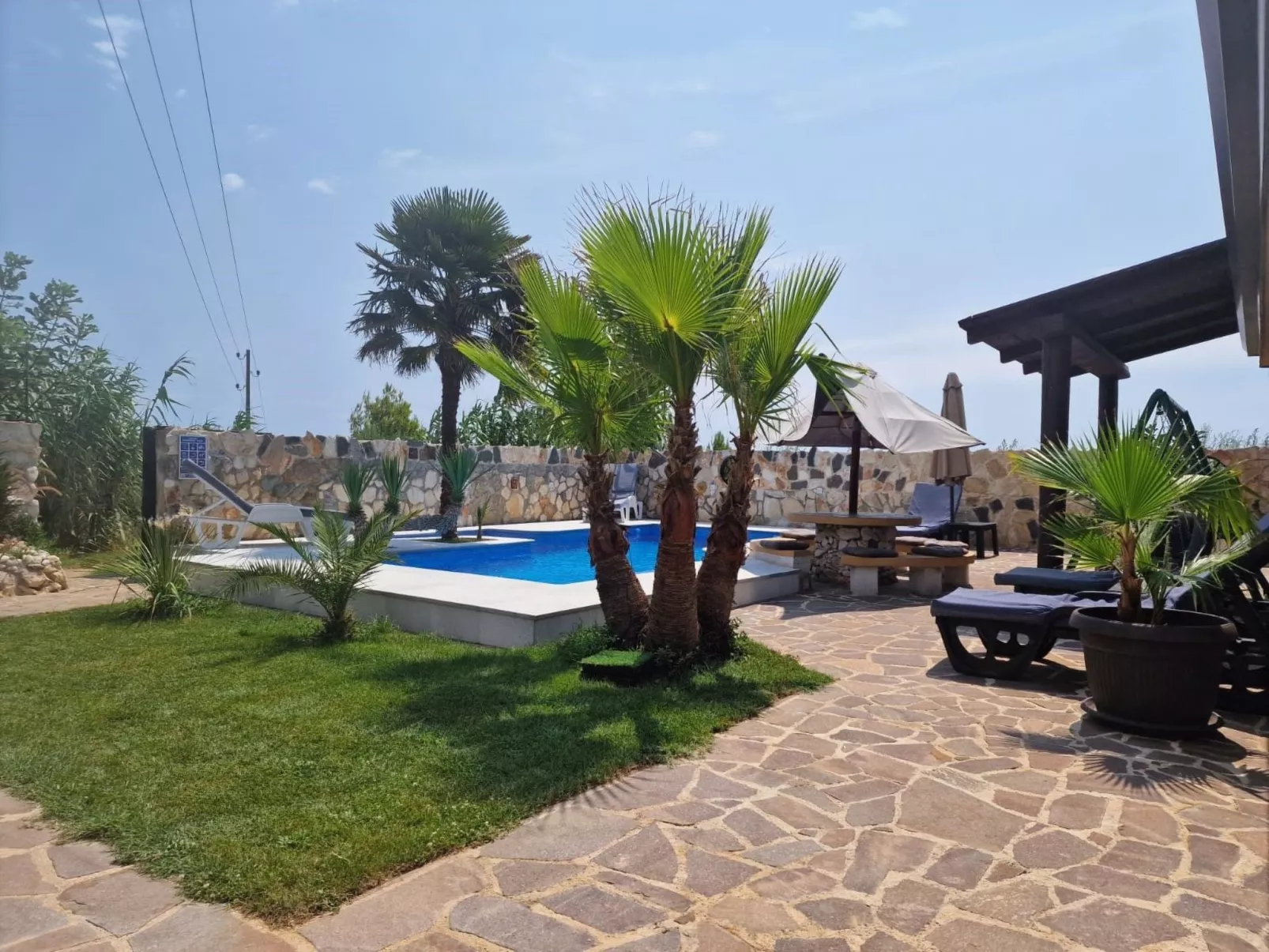 Schönes Haus in Pomer mit privatem Parkplatz-Buiten