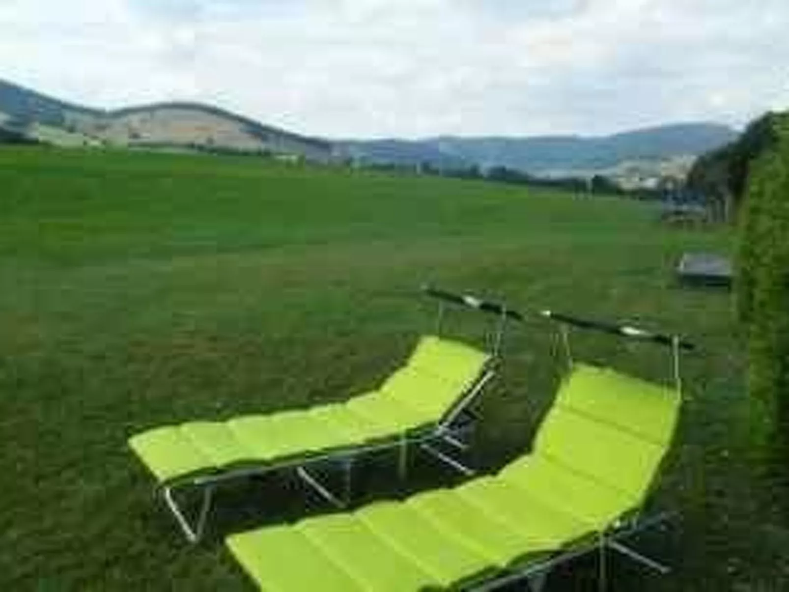 Mit Terrasse und offenem Kamin-Buiten