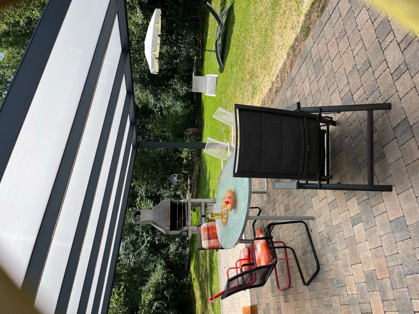 Familienfreundliches Haus mit großer Terrasse-Buiten