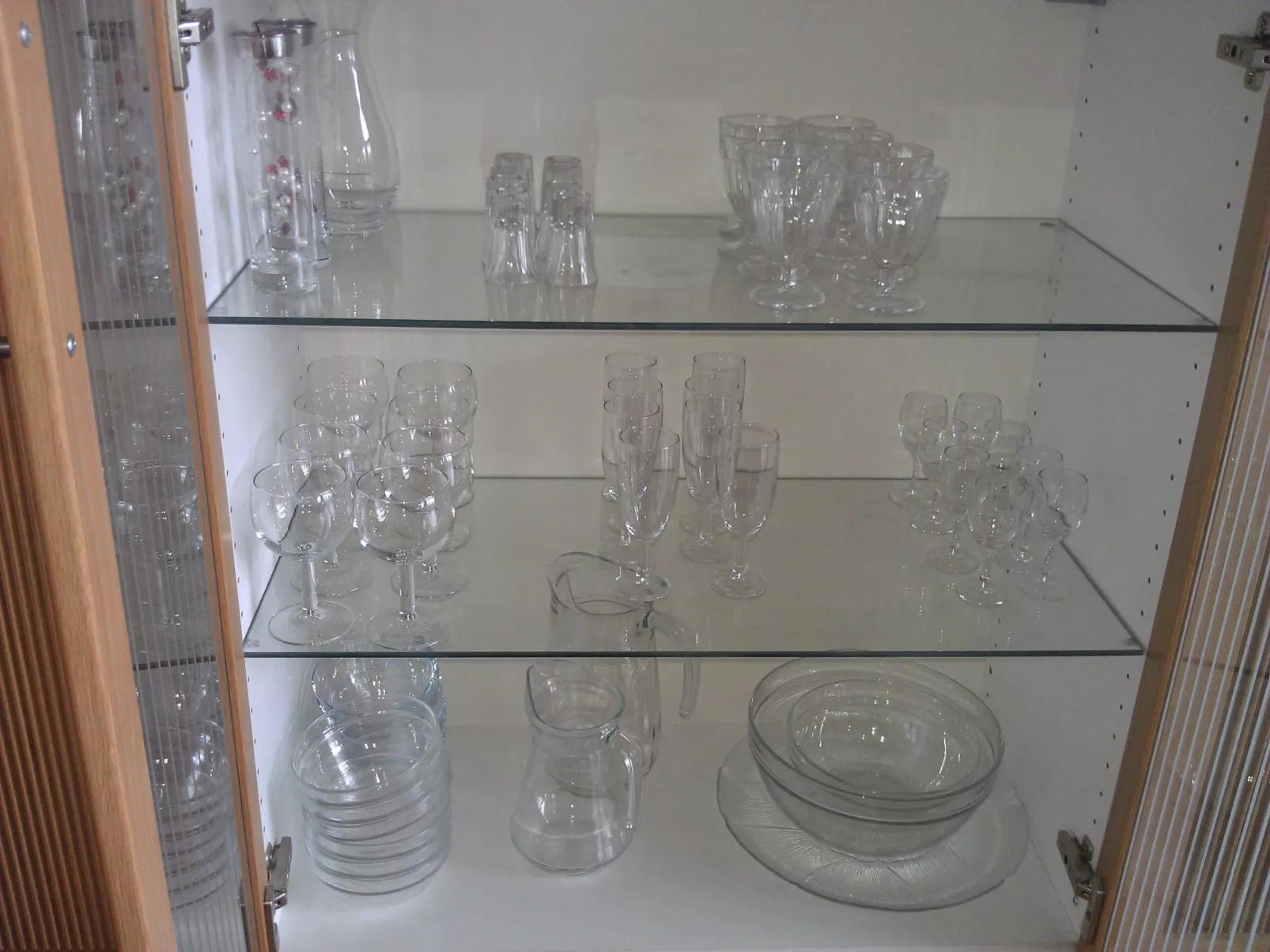 Modernes, geräumiges Haus mit großer Terrasse-Image-tags.info