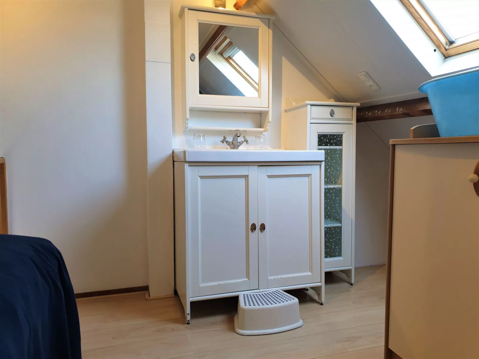 Sommerhaus in ruhiger Lage mit privatem Garten und Terrasse-Binnen