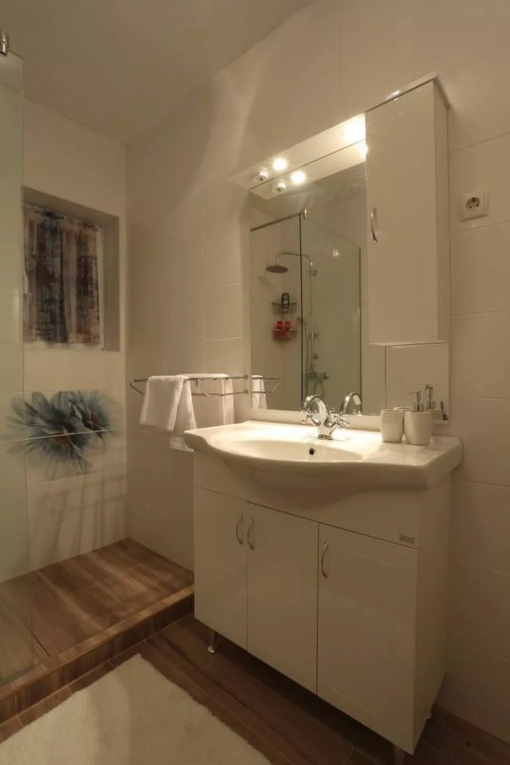 "Villa Franov" mit privatem Pool-Binnen