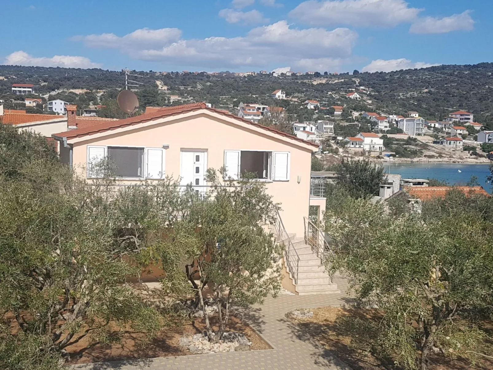 Mit Blick auf das Wasser-Buiten