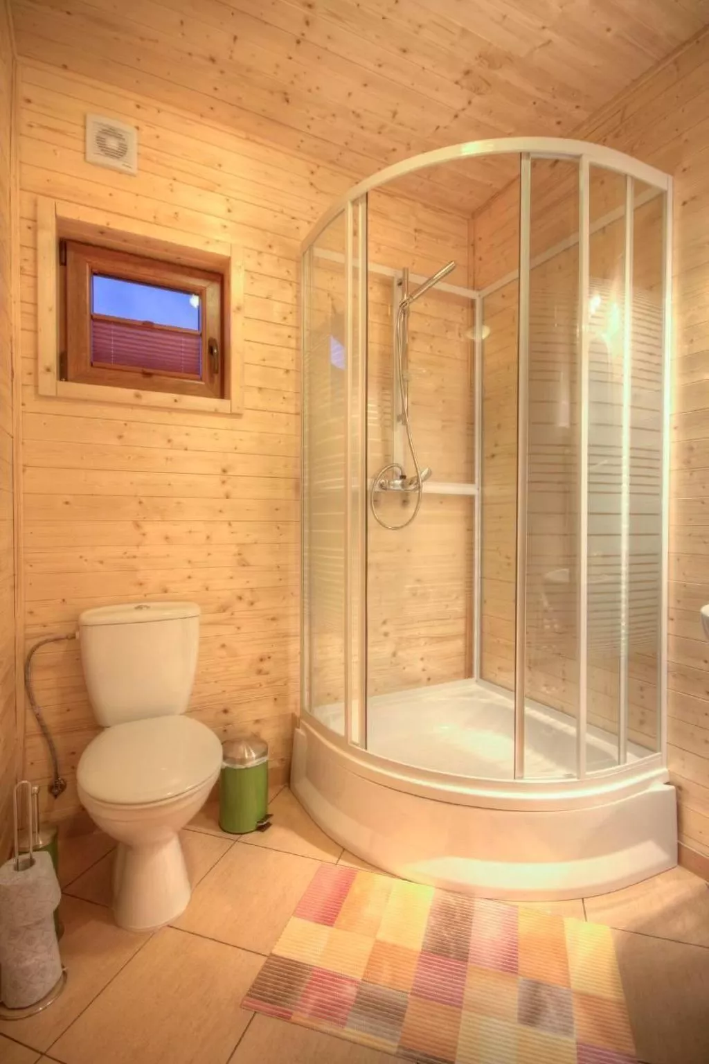 "Cottage2" in einem eingezäunten Gebiet-Image-tags.info