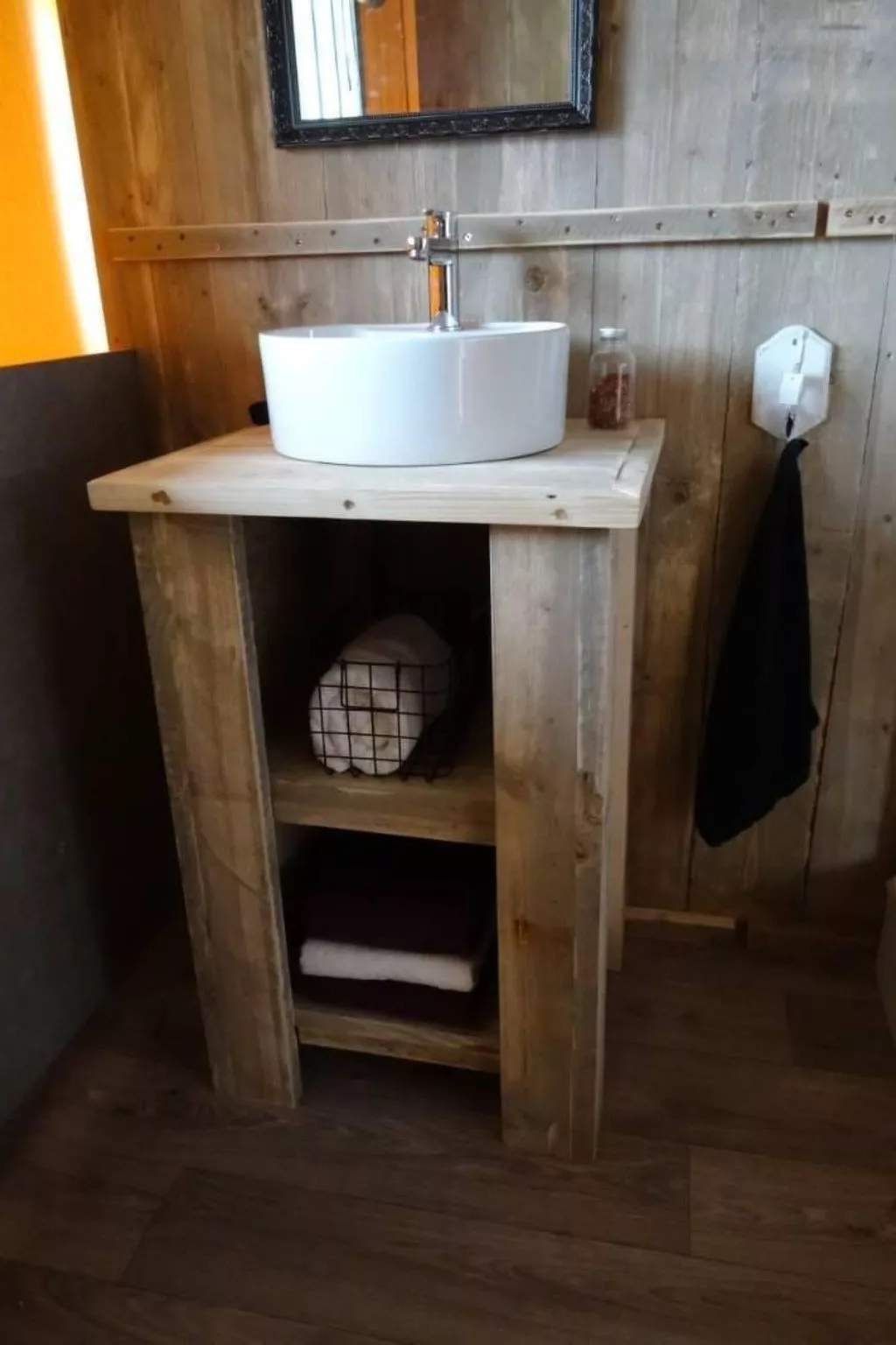 Gemütliches Safarizelt mit Grill und Garten-Image-tags.info