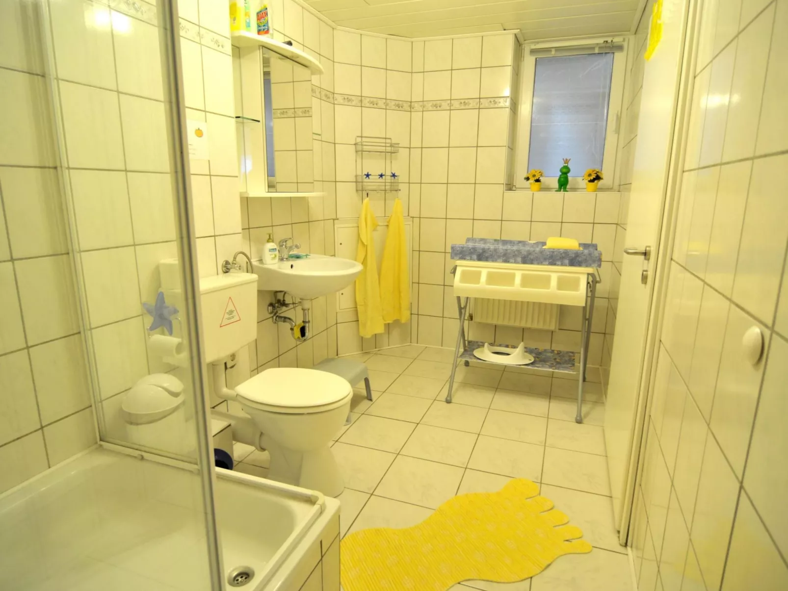 Mit Garten und Spielplatznutzung