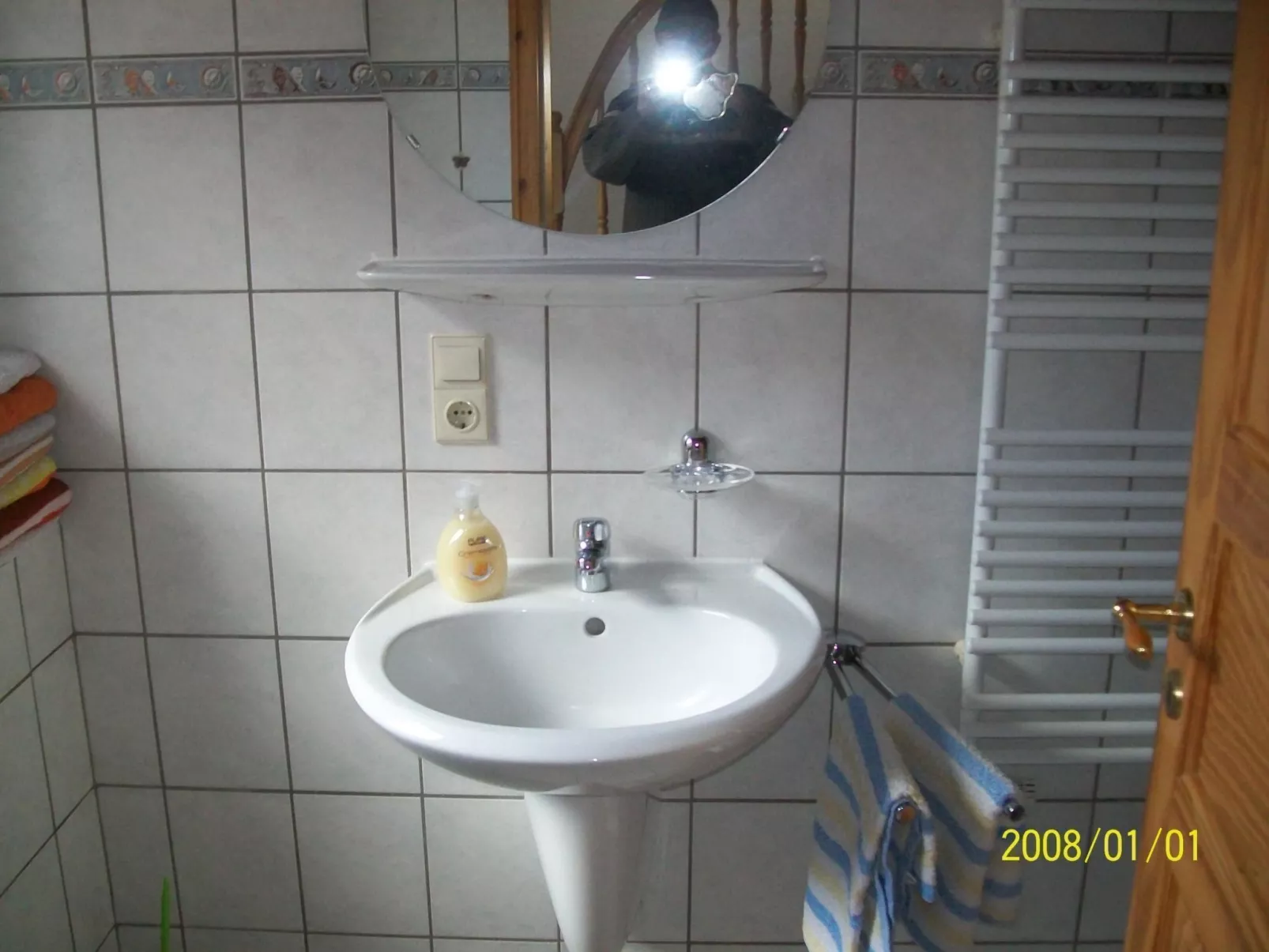 Mit umfriedetem Garten und Terrassen-Image-tags.info