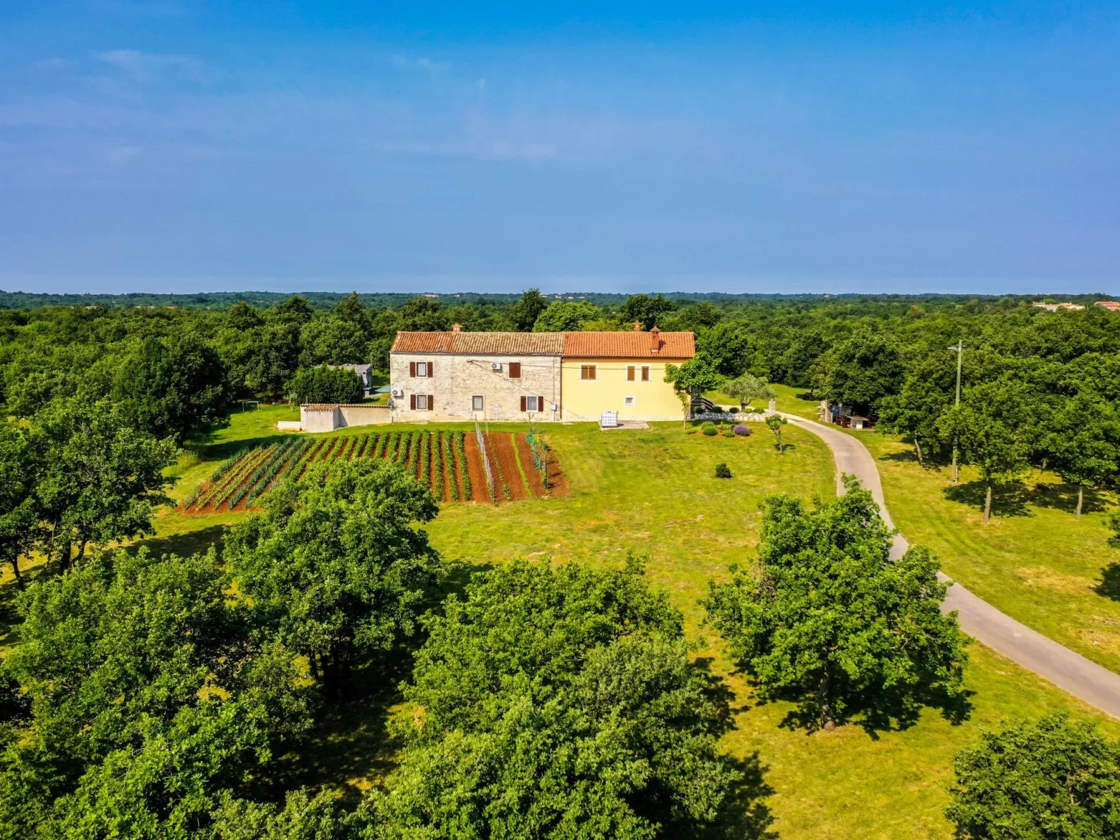 Schönes Haus mit großer grüner Umgebung, Pool-Buiten