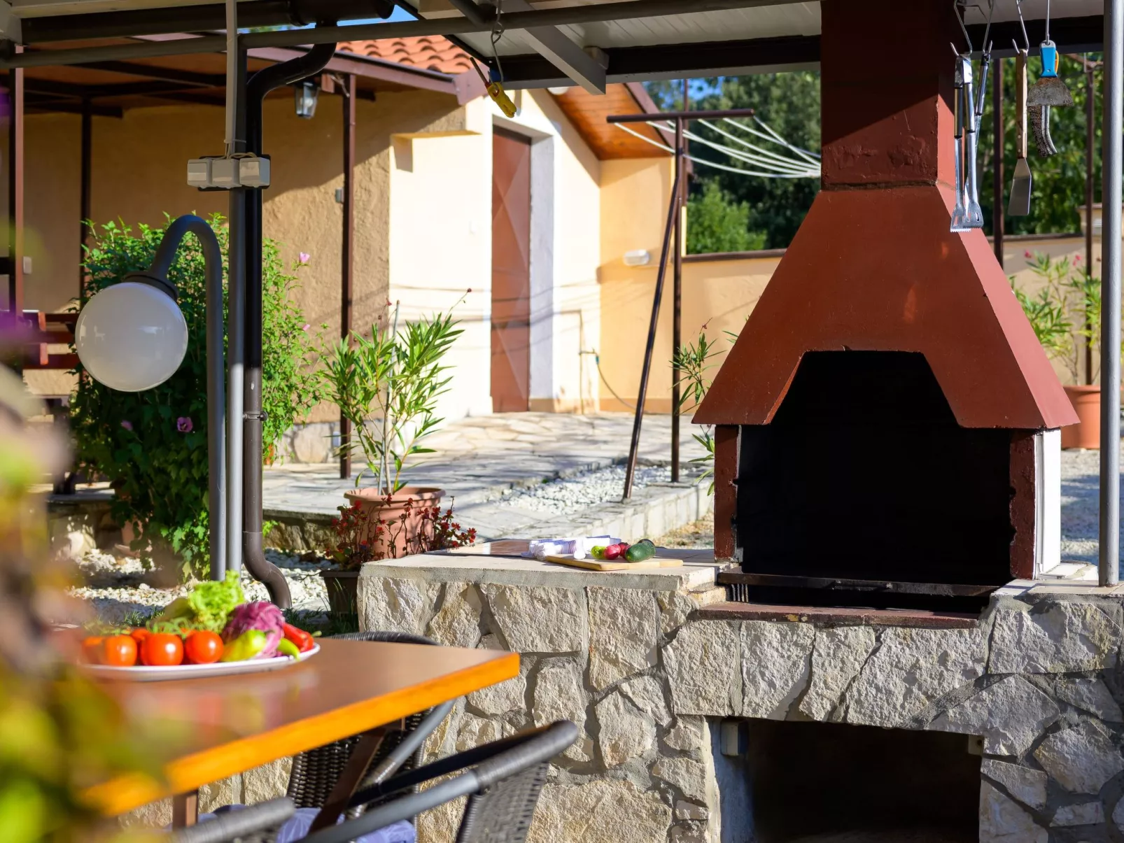 Schöne Ferienwohnung 6-Buiten