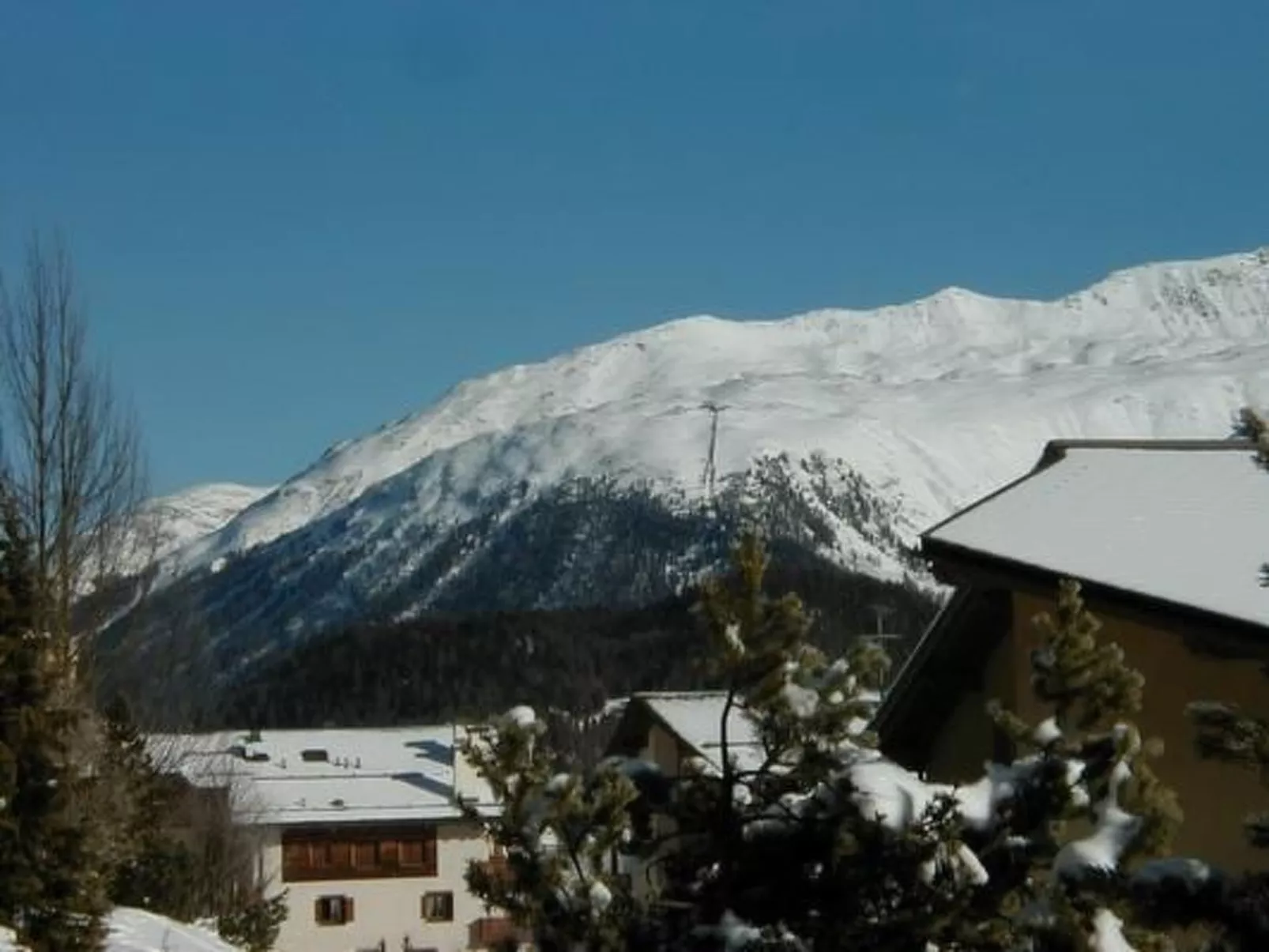 Chavallera Wohnheim Surlej 9-Buiten