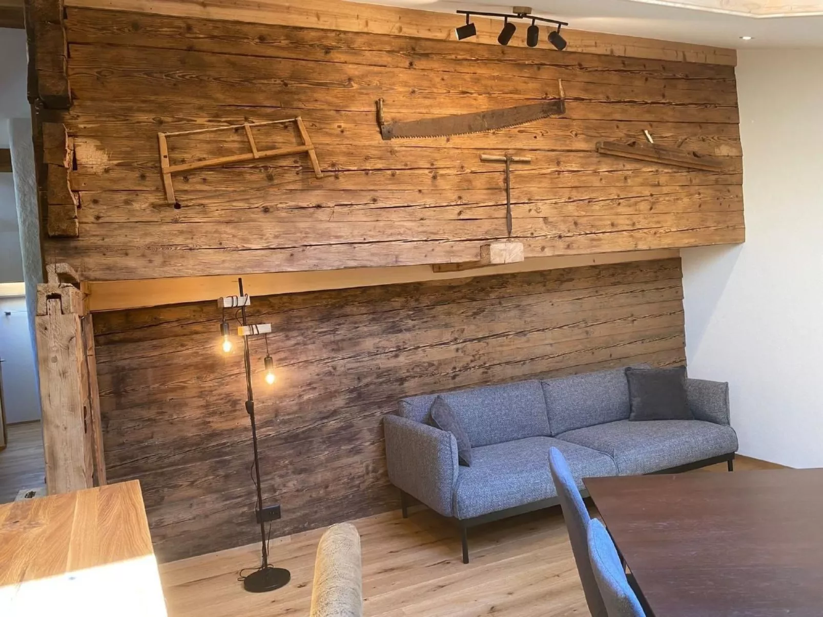 Chalet Brünig mit zwei Wohnungen-Image-tags.info