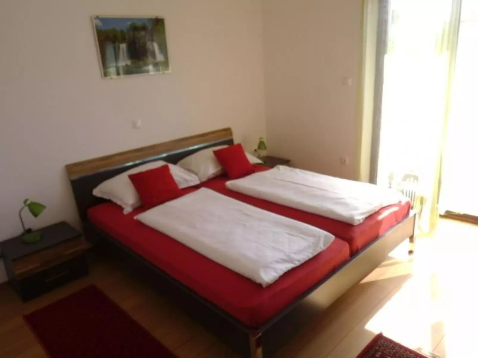 Wohnung Nr. 1 mit 2 Schlafzimmern und 2 Balkonen im 1. Obergeschoss-Image-tags.info