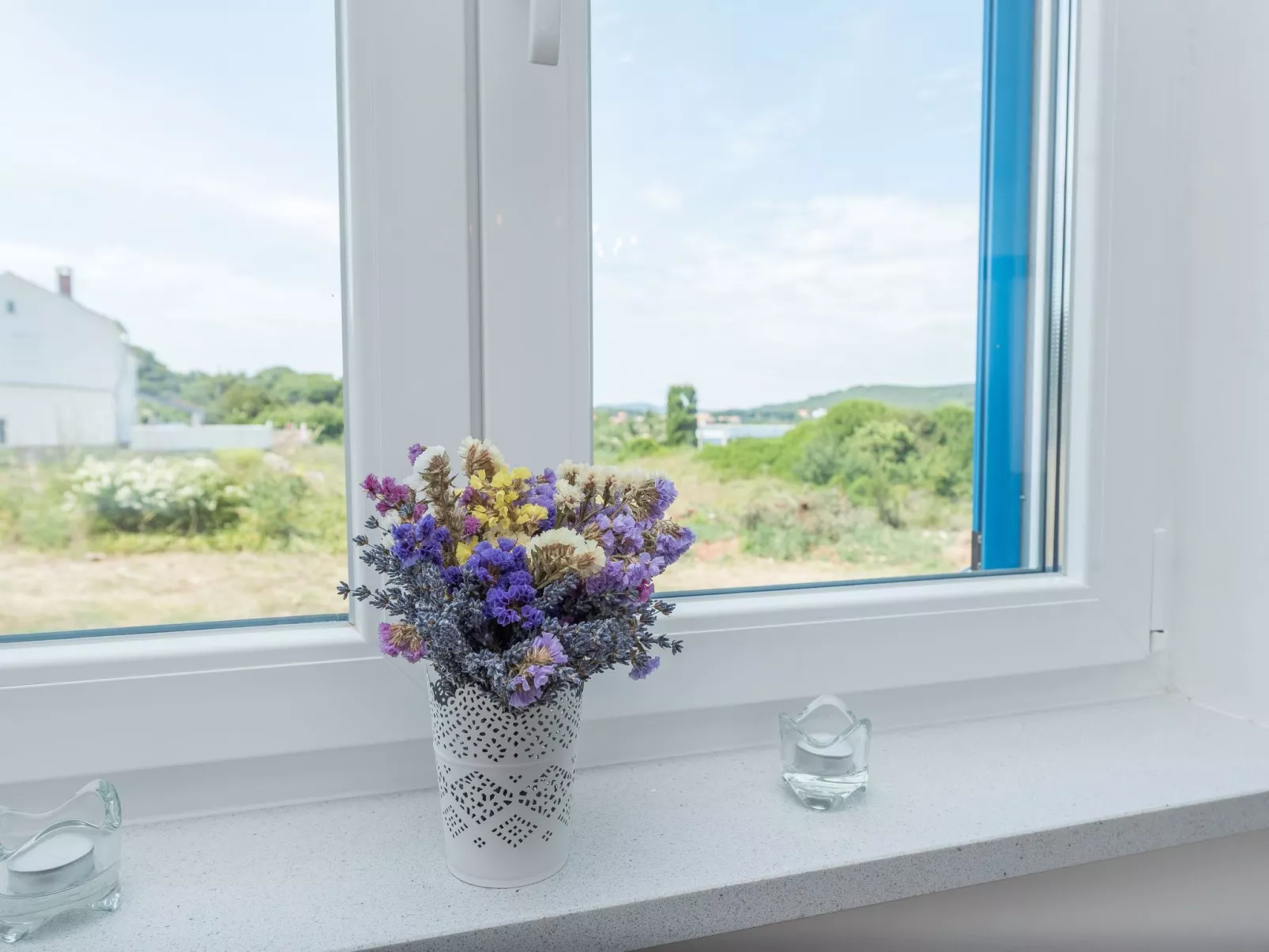 "Ena" mit Blick auf das Wasser-Buiten