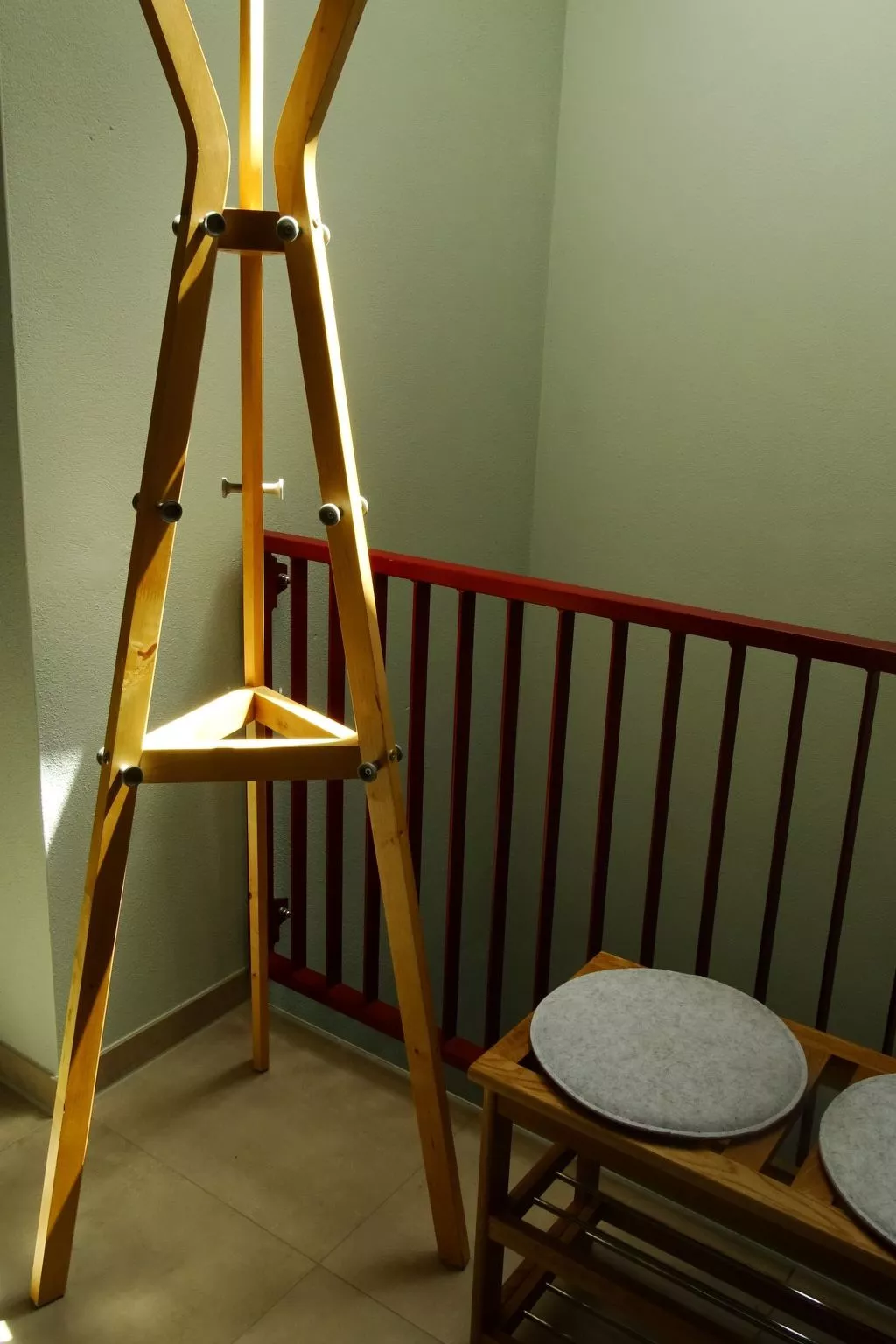 Gemütliches Dachgeschoss-Apartement mit Seeblick und großem Garten am Wasser-Binnen