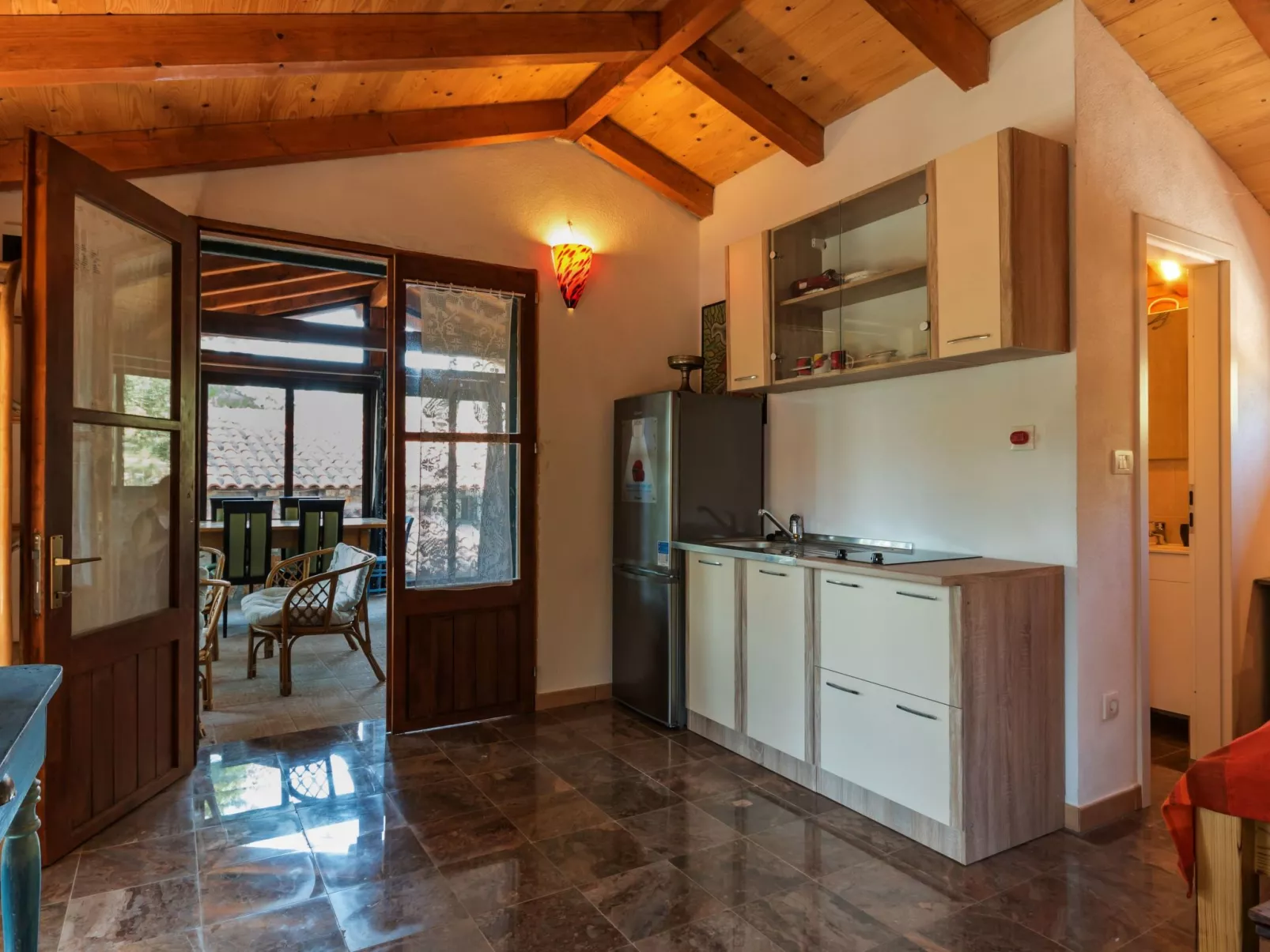 Hidden Heaven Private Resort - Beheizter Pool-Binnen