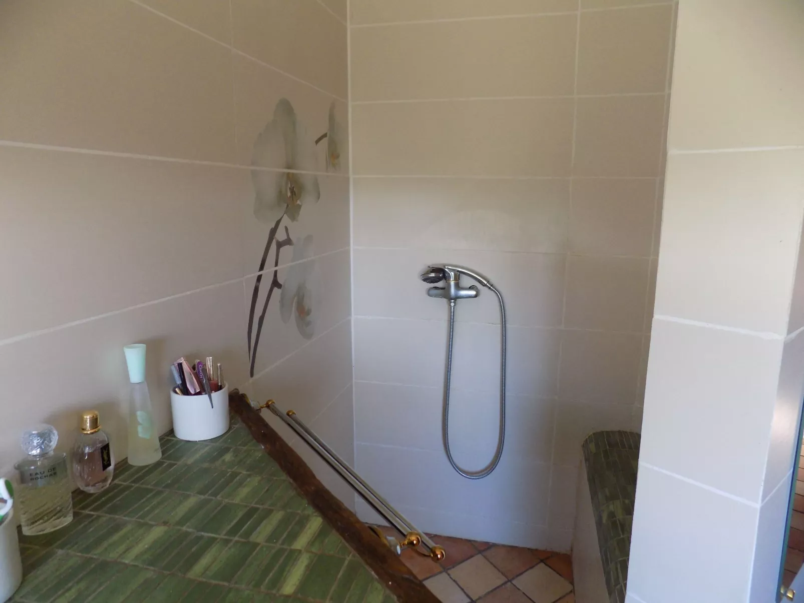 Die Unterkunft für zwei bis sechs Personen, Schwimmbad, Bouleplatz, Spa, Tennis-Binnen