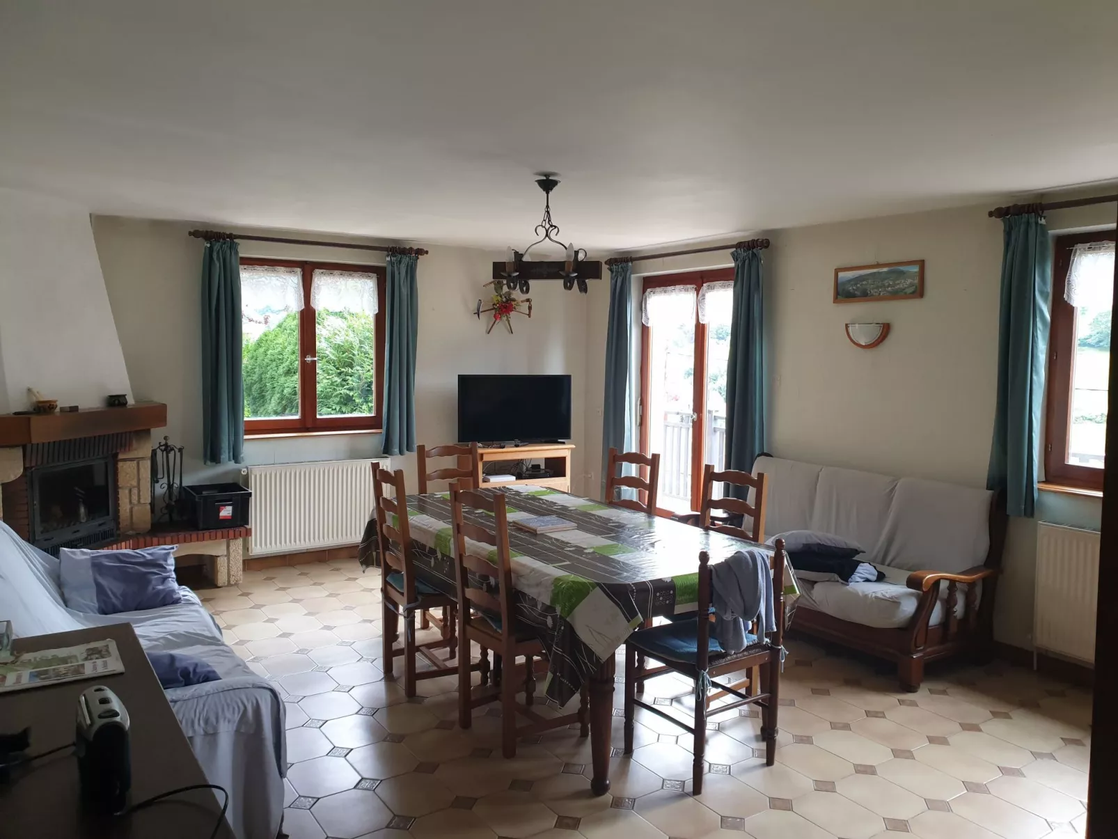 Mit Balkon, Garten und Talblick-Binnen