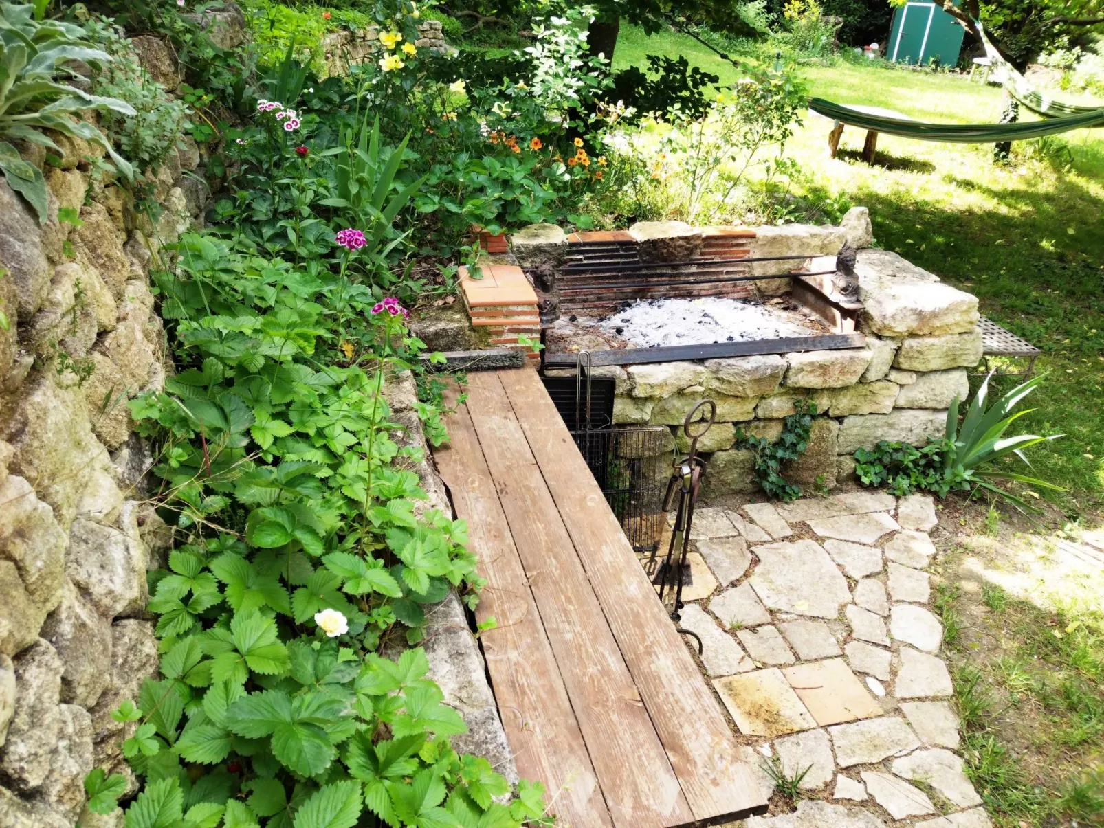 Ferienvilla "Les Herbes Libres" (Die freien Kräuter)-Buiten