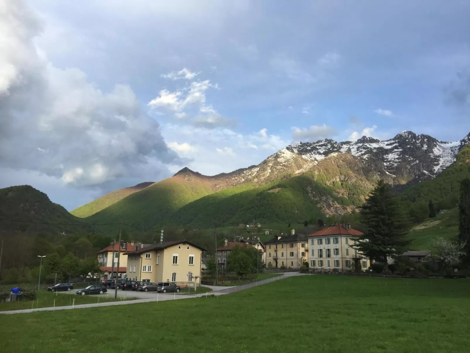 Al Sciresée House, am Fuße des geschützten Waldes-Buiten