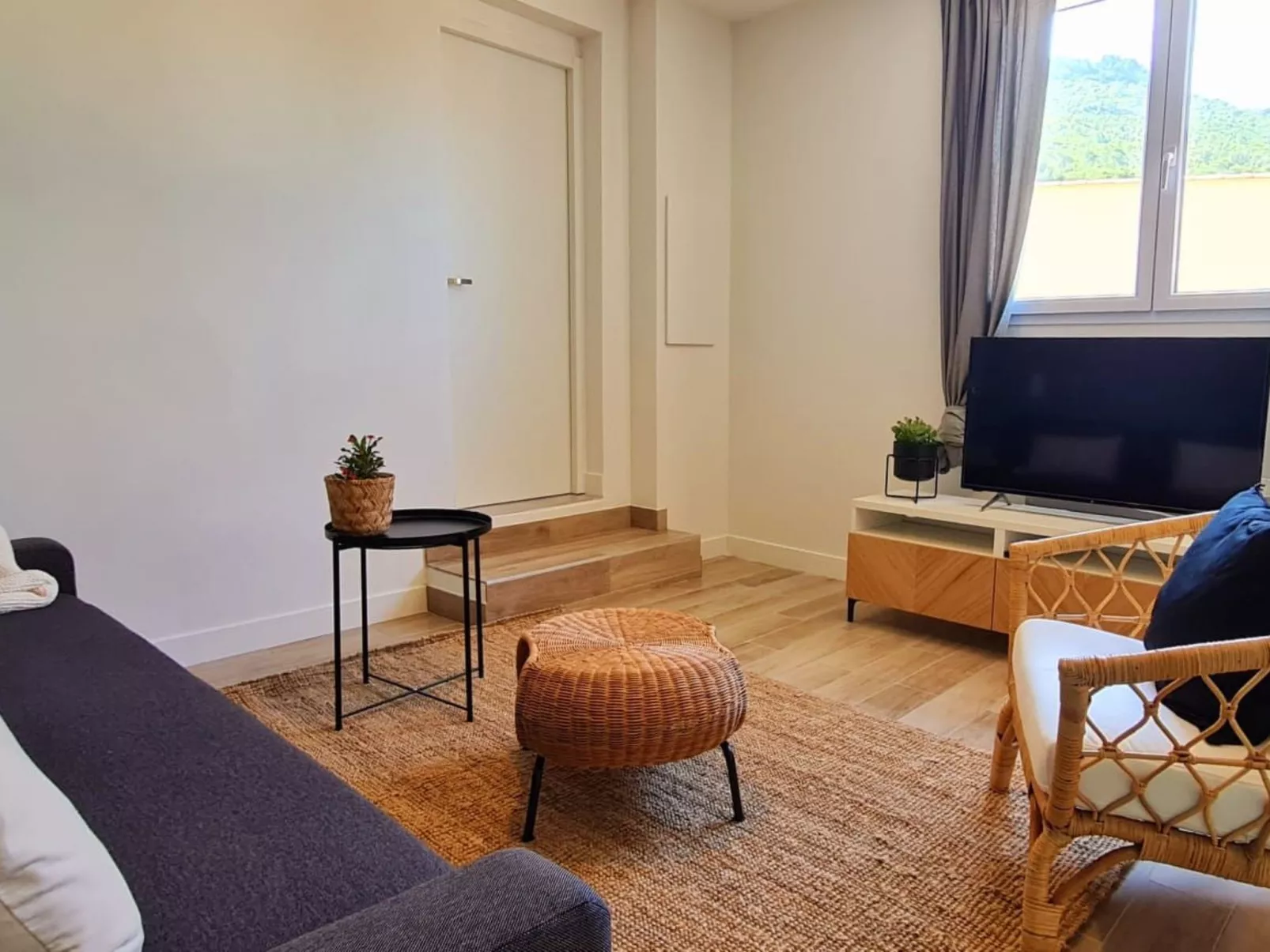 Im Herzen eines Weinguts, Terrasse und Balkon mit Bergblick, Schwimmbad - Binnen