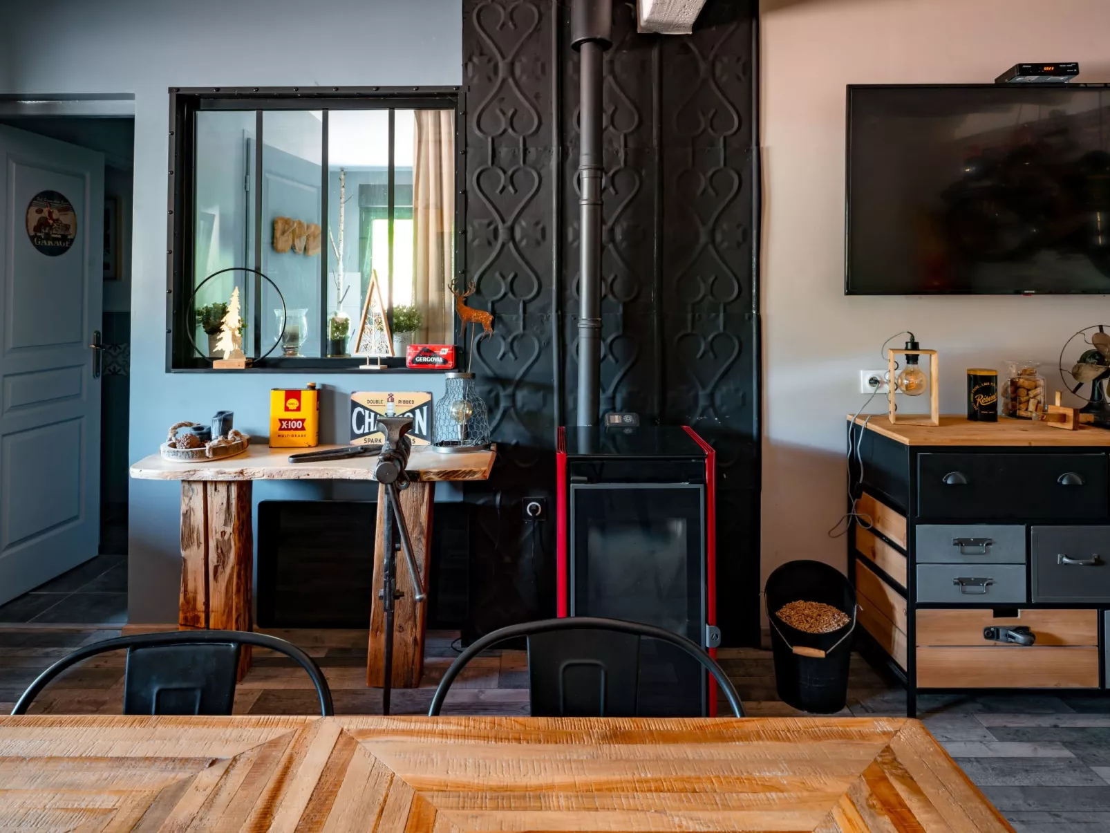 Domäne "Leons Garage"-Binnen