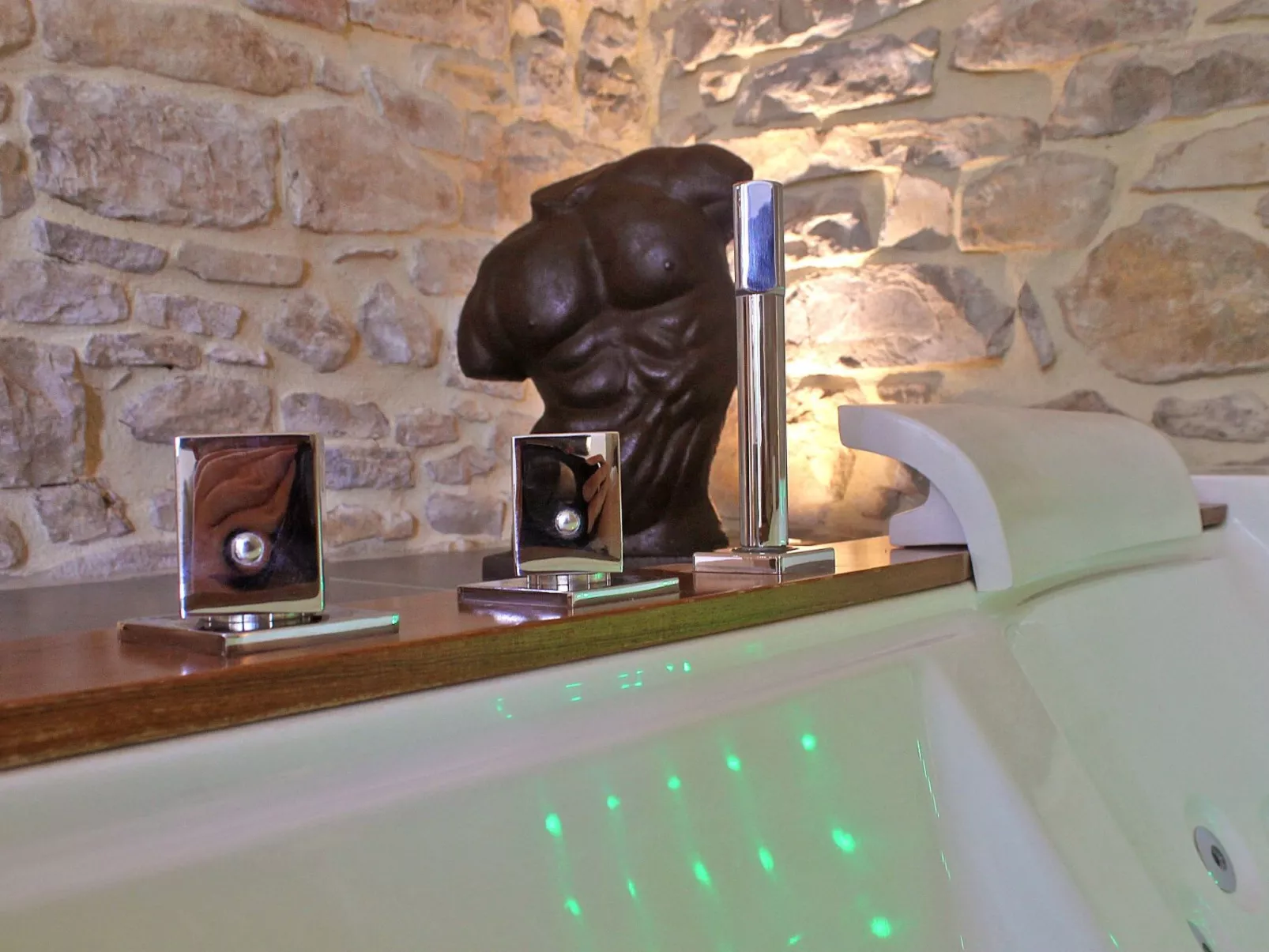 Domaine "Benjamin" mit Infinity-Pool-Binnen