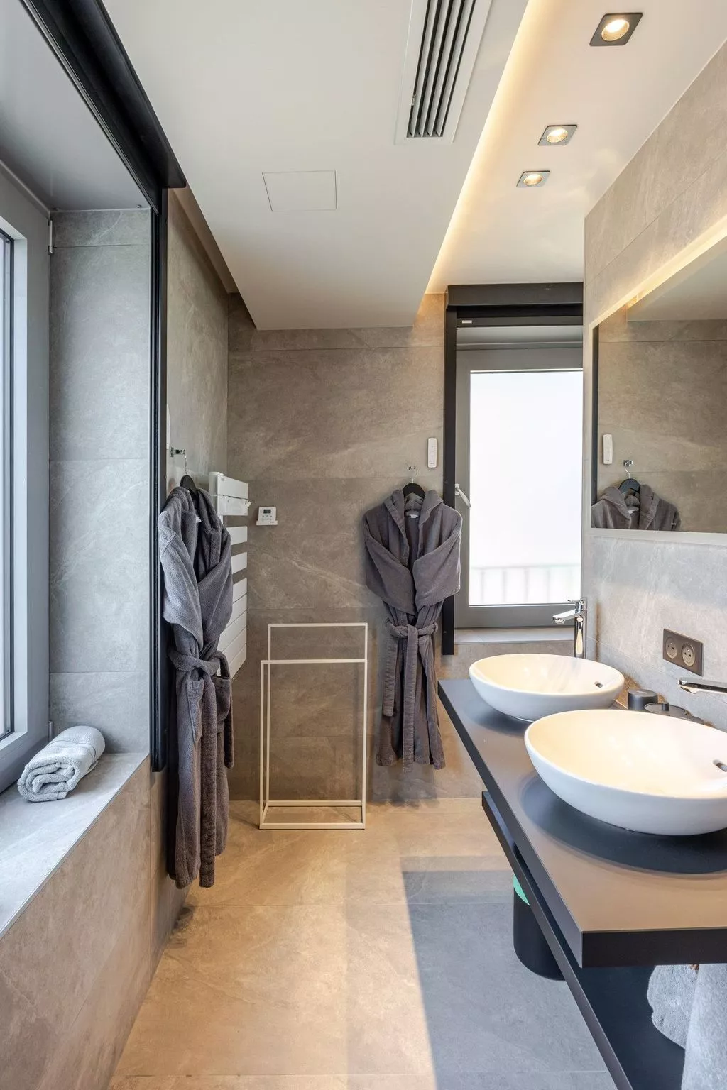 Loge aux Loups, Innenpool, Sauna, nahe am See-Binnen