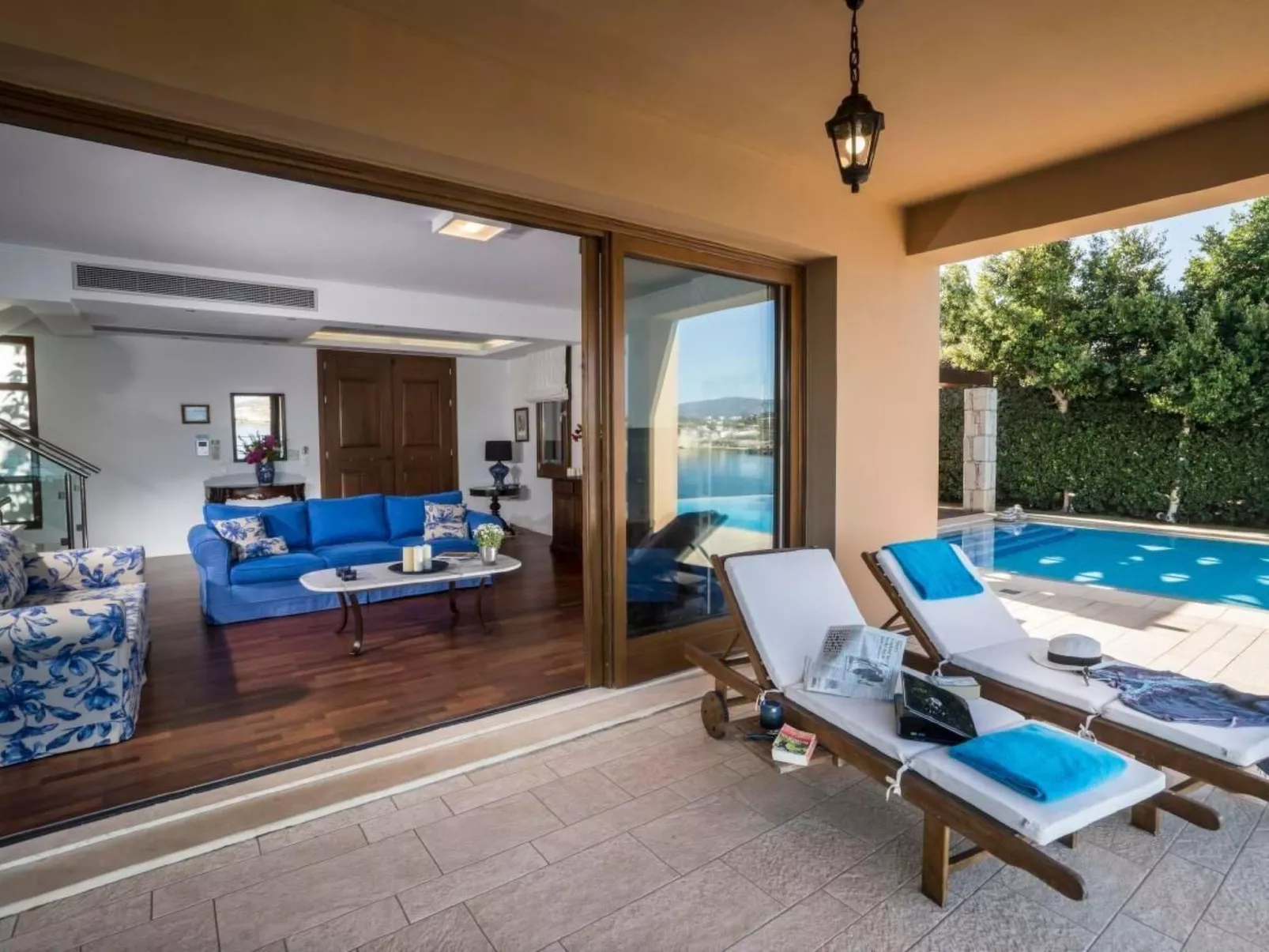 Anemos Villa Ferienhaus Aussicht Gemütlicher beheizter Pool-Binnen