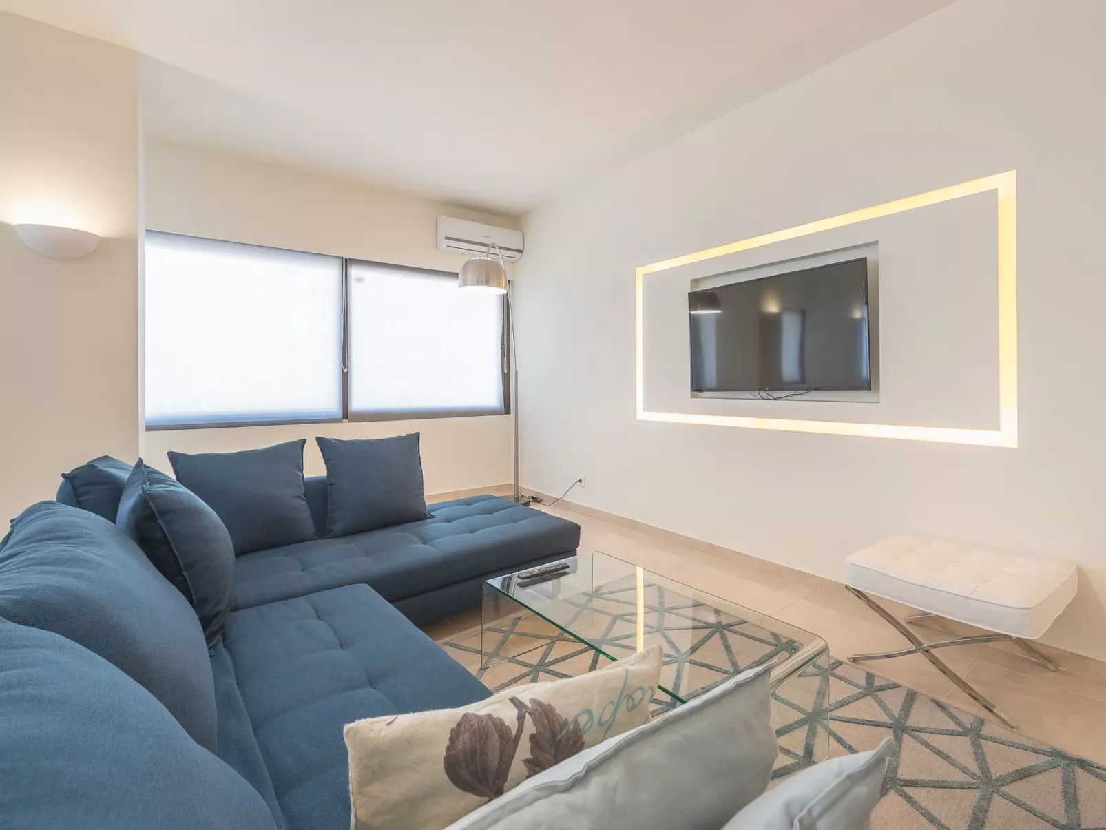 Stilvolle 2 Schlafzimmer, nur wenige Schritte von Fokionos Negri-Binnen