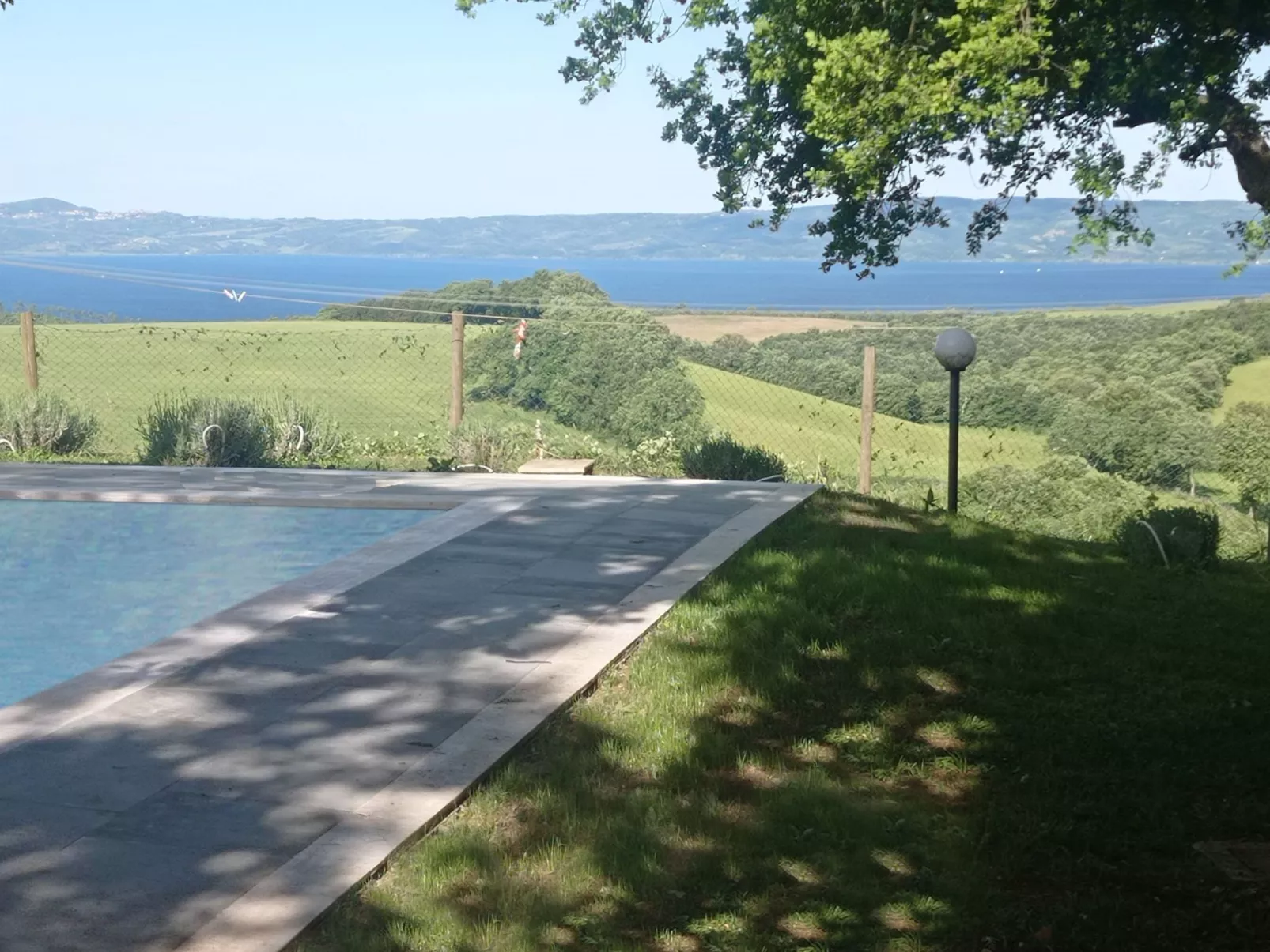 Villa auf dem Seehügel-Buiten