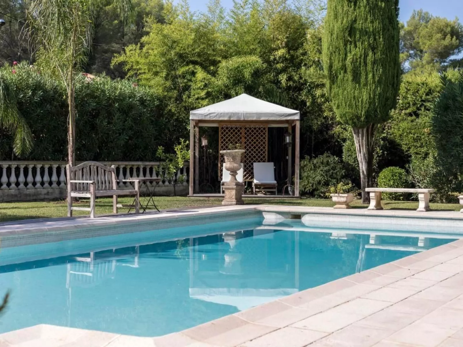 Villa mit privatem Pool und Fitnessraum-Buiten