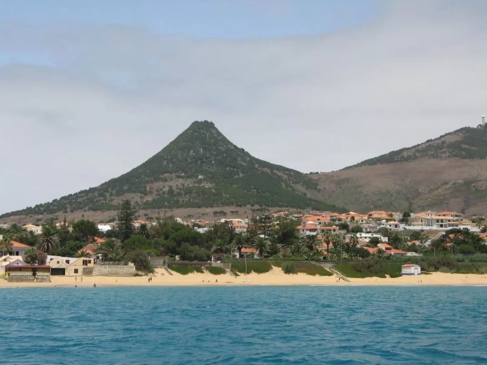 "Ines" mit Terrasse-Buiten