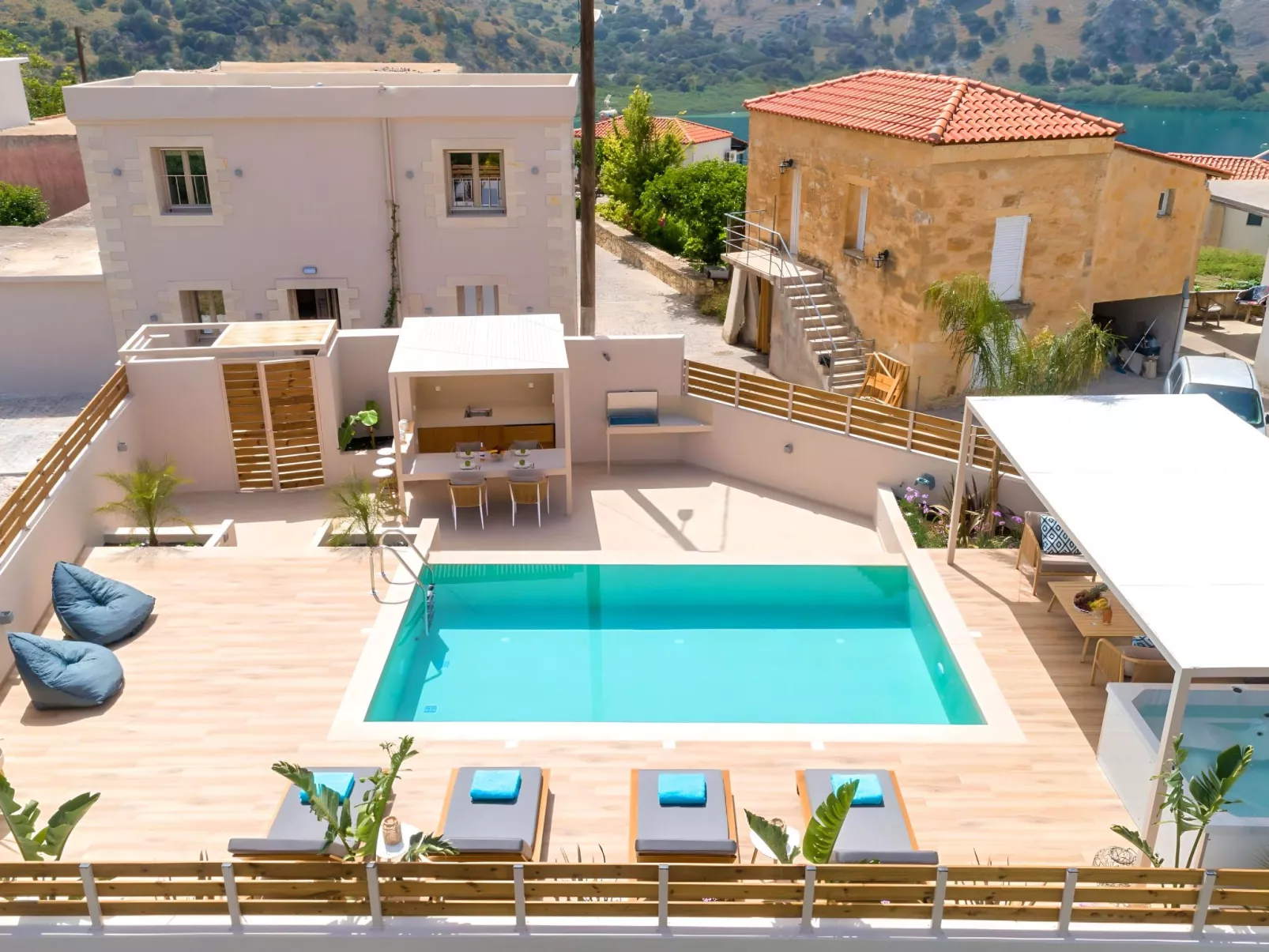 Hidden Gem Pool und Jacuzzi-Binnen