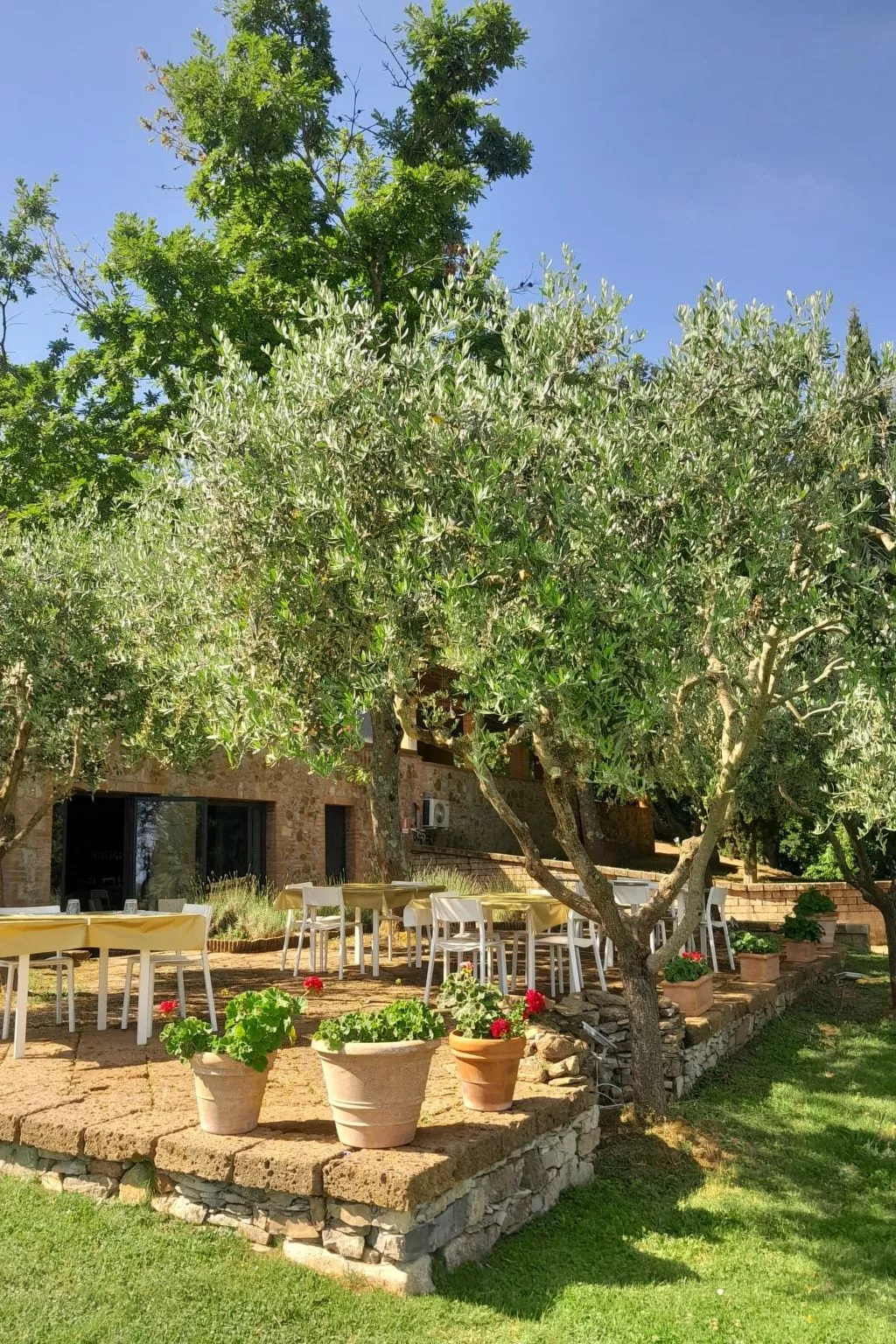 Für 10 Personen und 4 Kinder in Chianni, Toskana (Provinz Pisa)-Image-tags.info