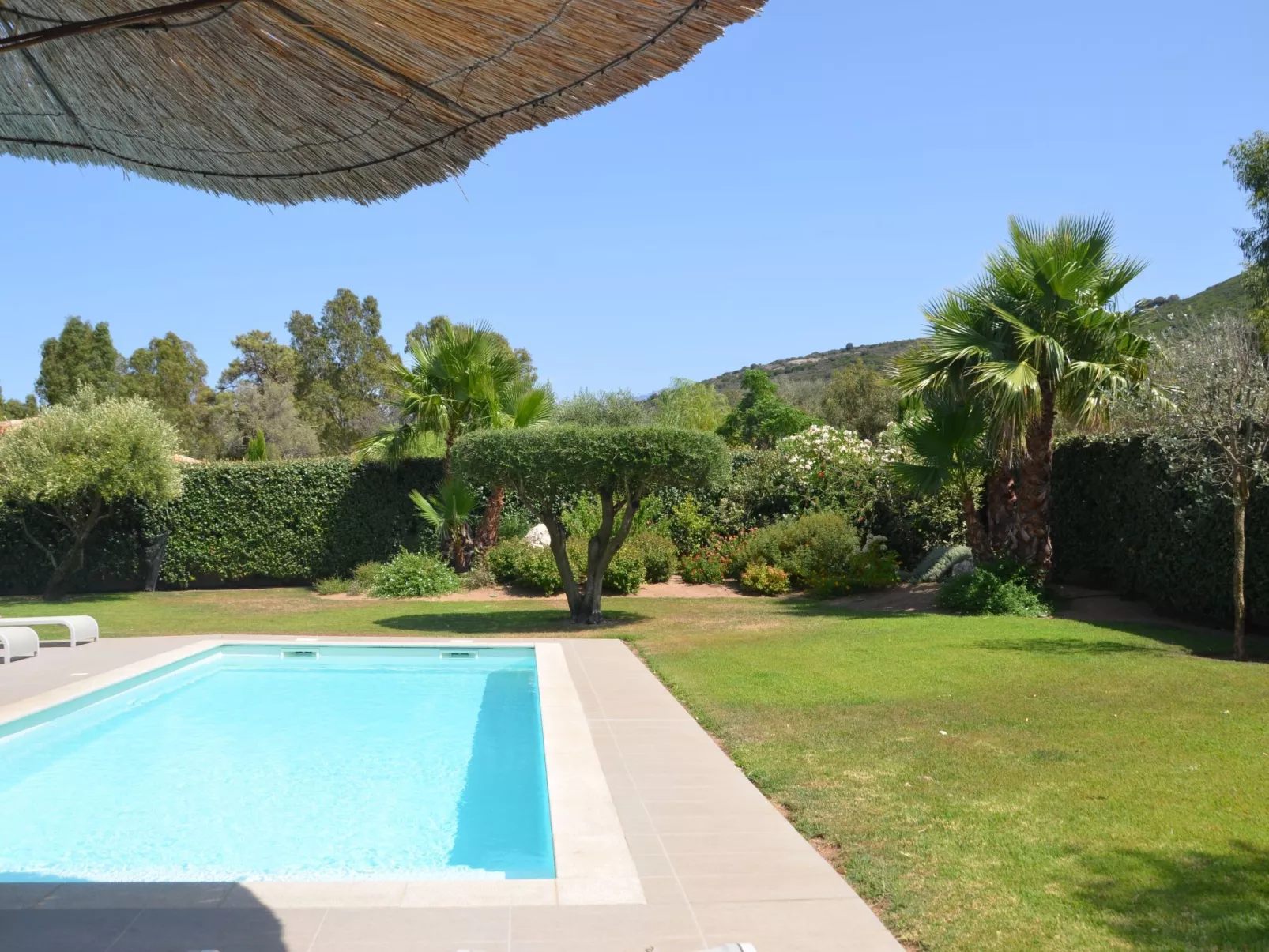 Villa 3 Schlafzimmer, privater Pool Garten und Parkplatz-Buiten