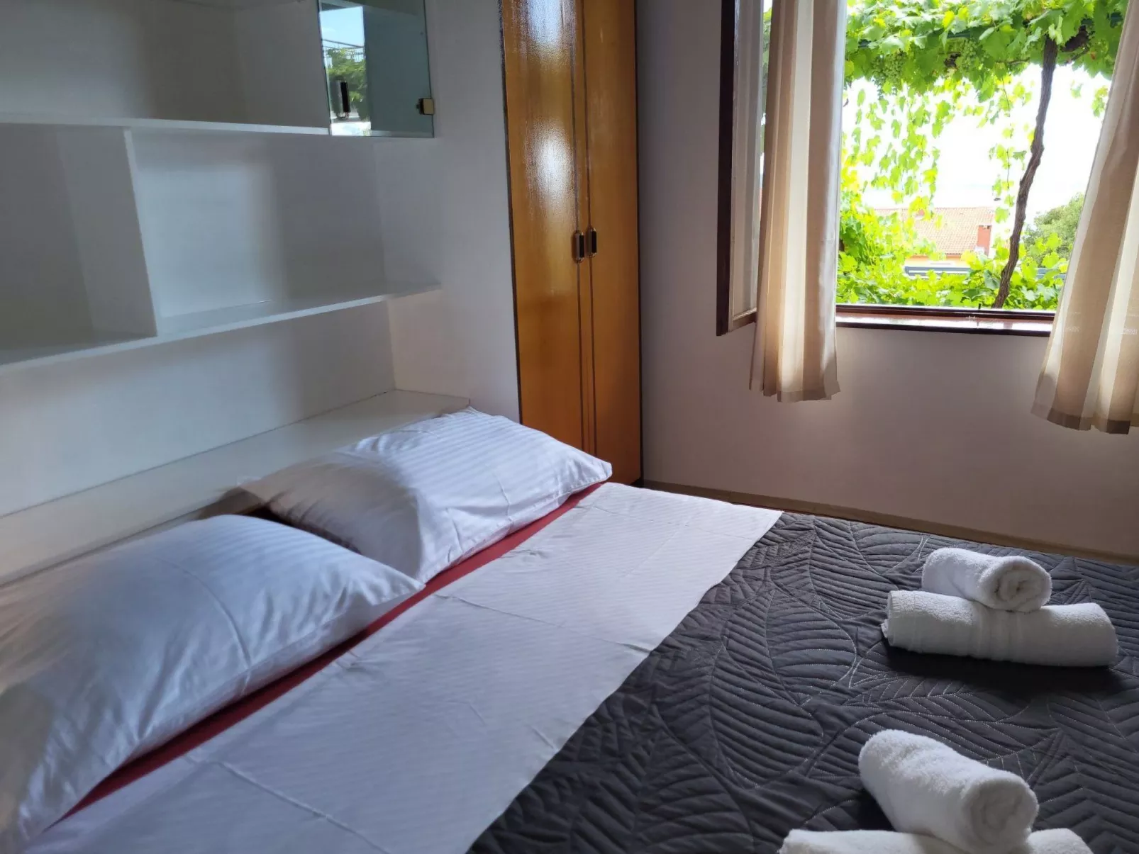 Schöne Wohnung mit Gemeinschaftspool,-Binnen