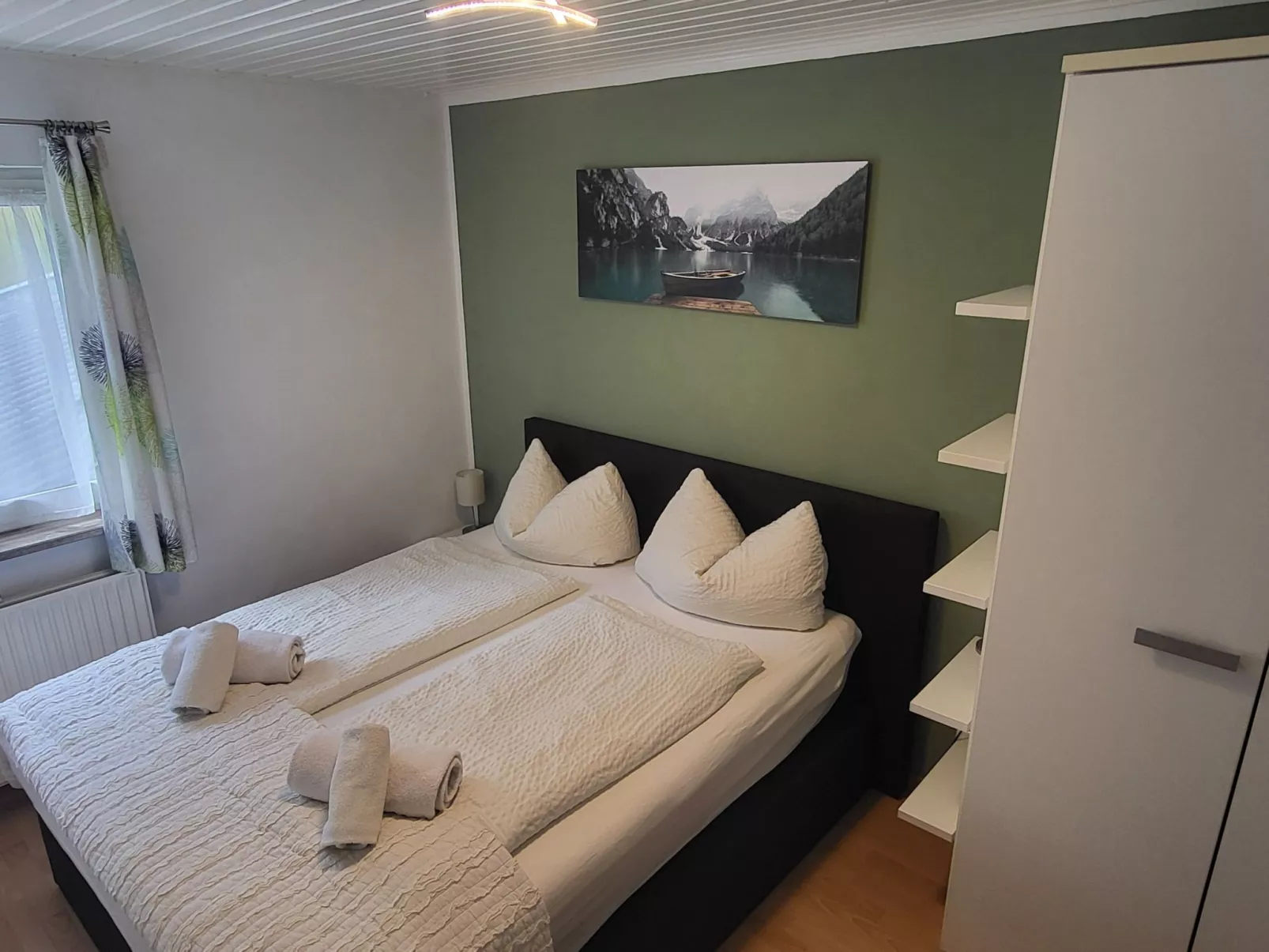 Geräumige Wohnung mit zwei Schlafzimmern und Balkon