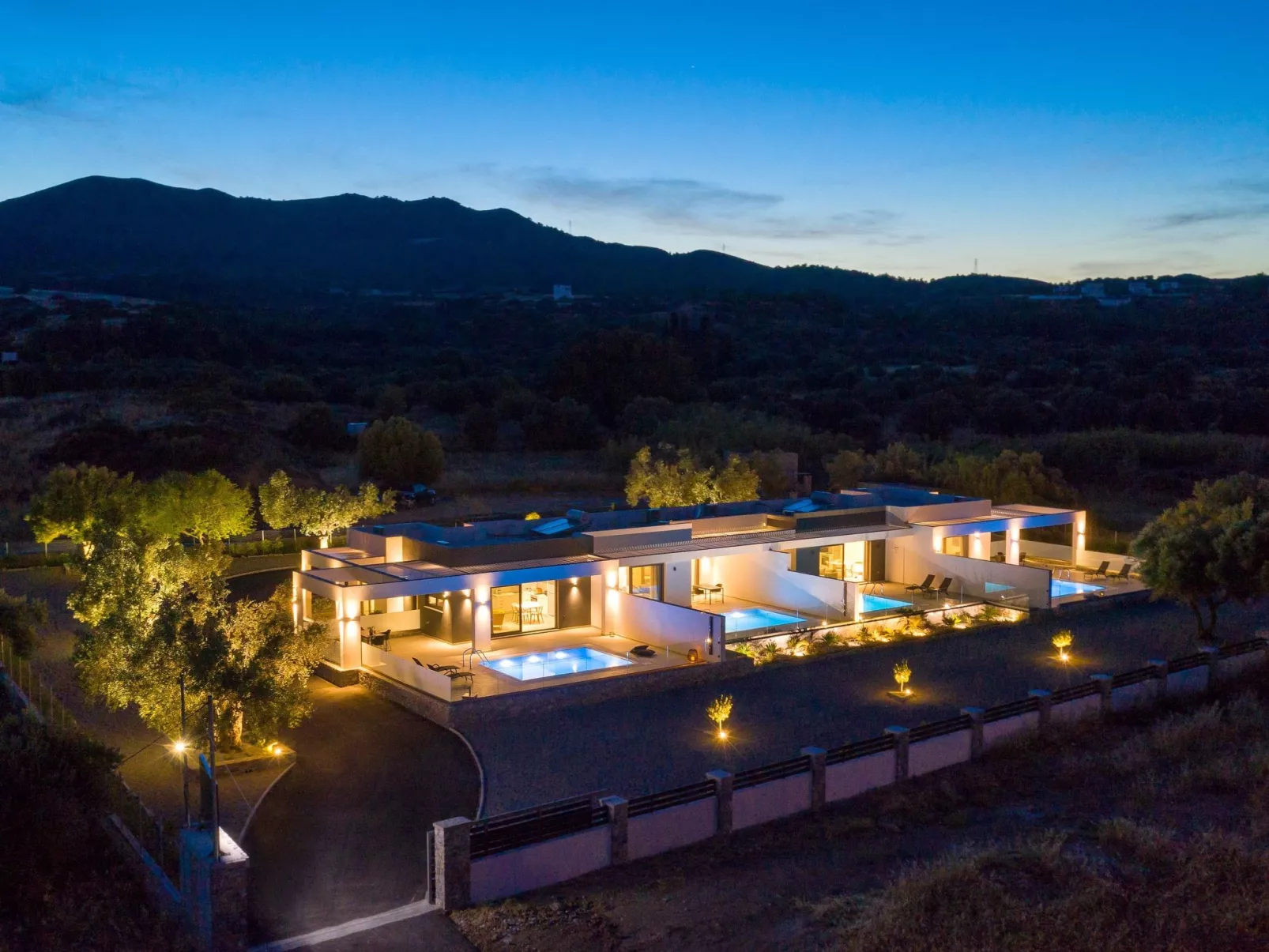 Schöne Feriensuite Eleni-Buiten