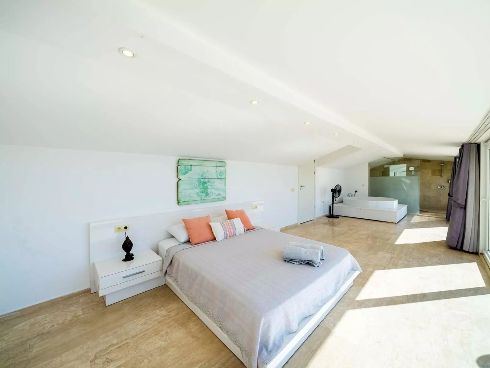 Große Villa direkt am Meer mit Infinitypool-Image-tags.info