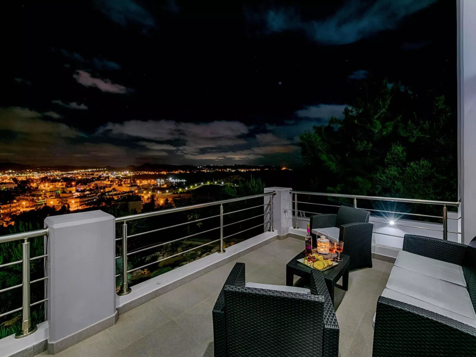 Villa Articiano mit Whirlpool und herrlicher Aussicht-Binnen