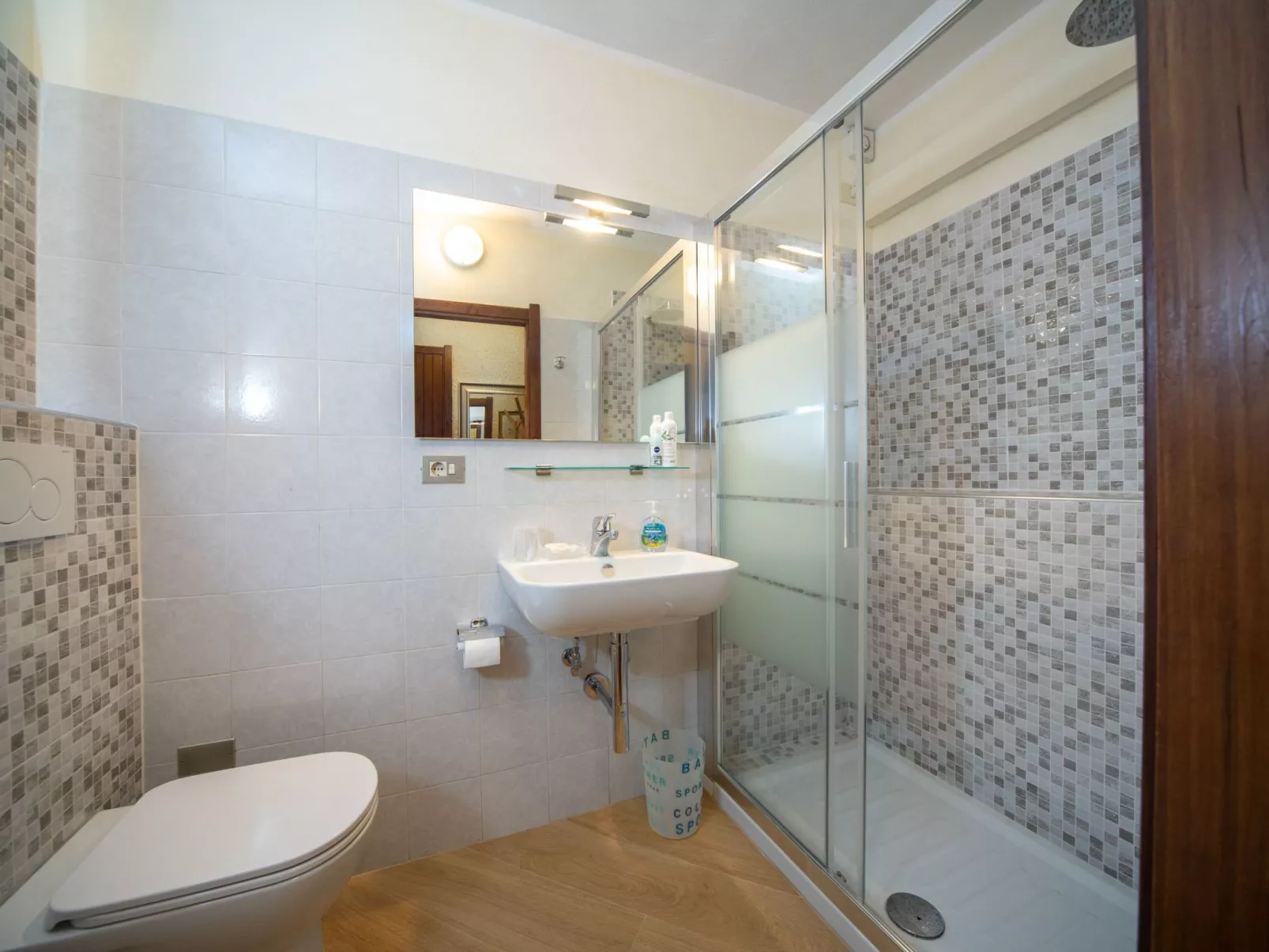 Wohnung Macine mit Terrasse und Grill - Binnen