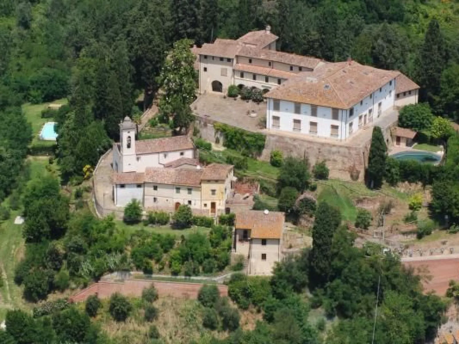 Appartement in Palaia mit Großem Garten-Buiten