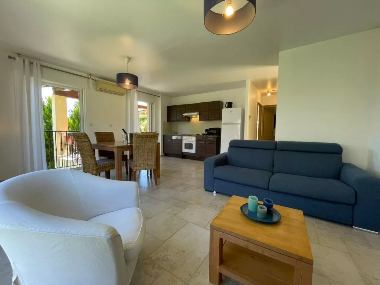 Apartment mit Pool Infinity-Image-tags.info