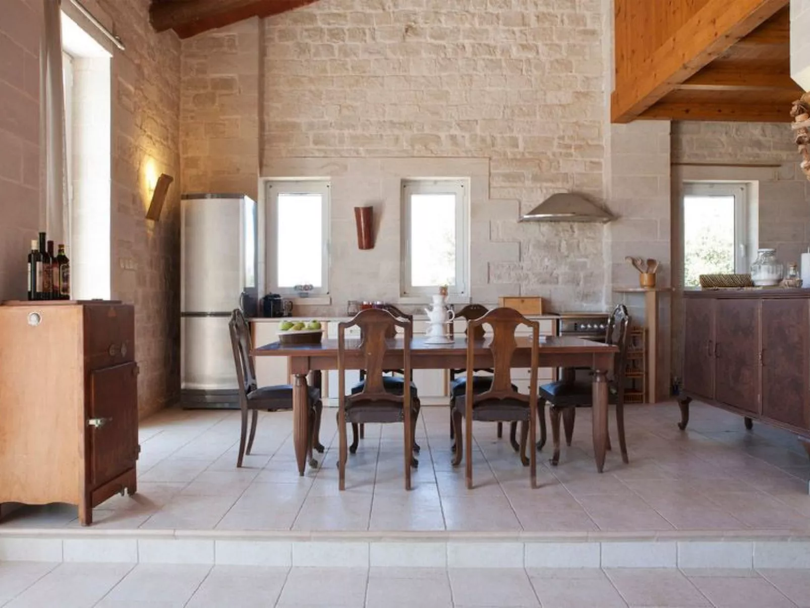 Villa aus Stein mit privatem Pool und BBQ-Bereich-Image-tags.info