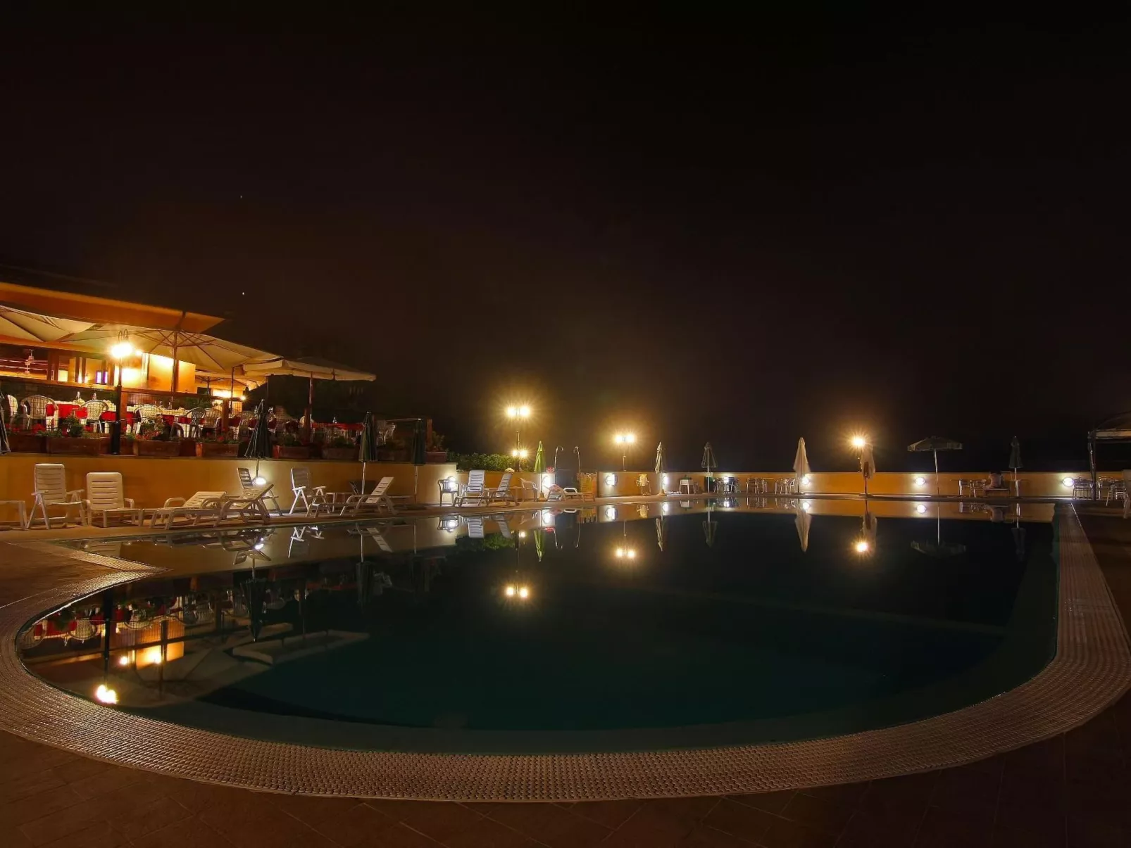 Komfortable und entspannende Wohnung-Buiten