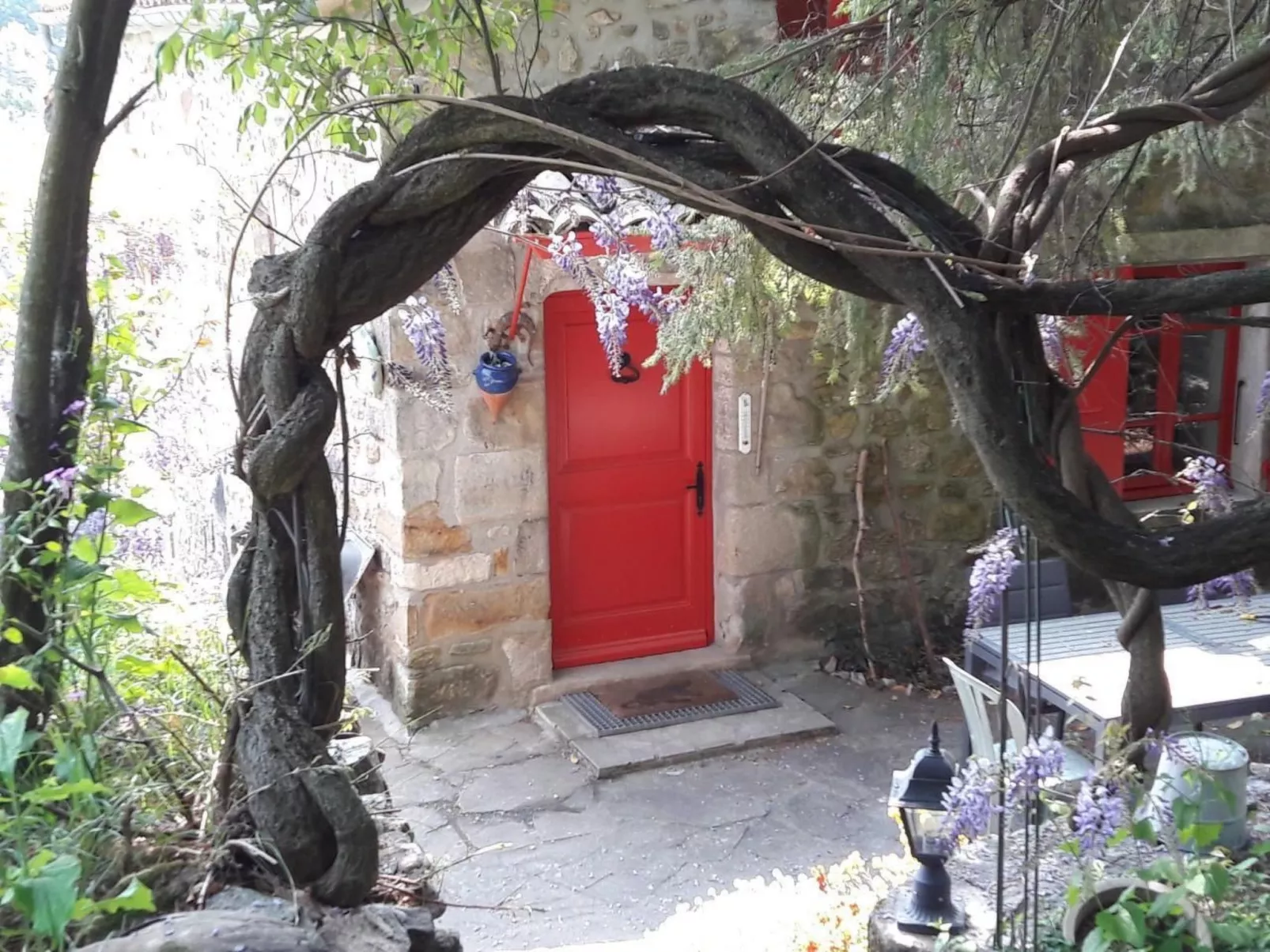 Klimatisiertes Ferienhaus mit Pool-Buiten