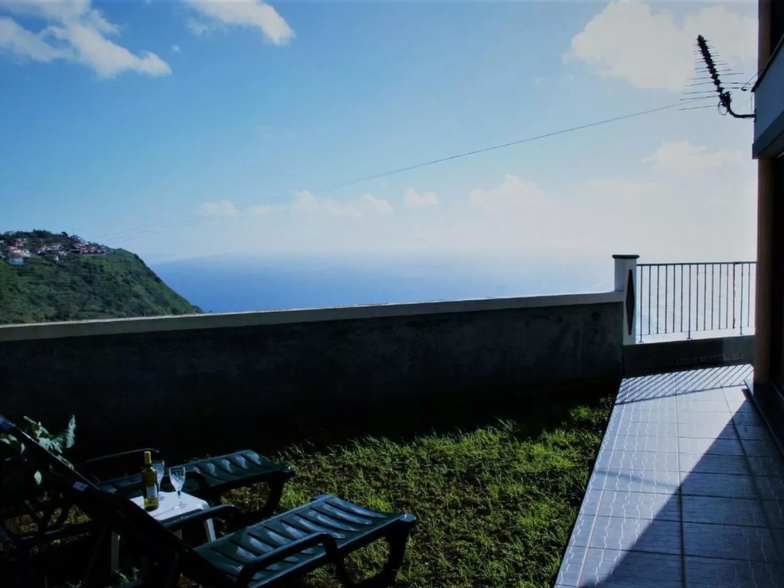 "Silva Sol" mit Blick auf das Wasser-Image-tags.info