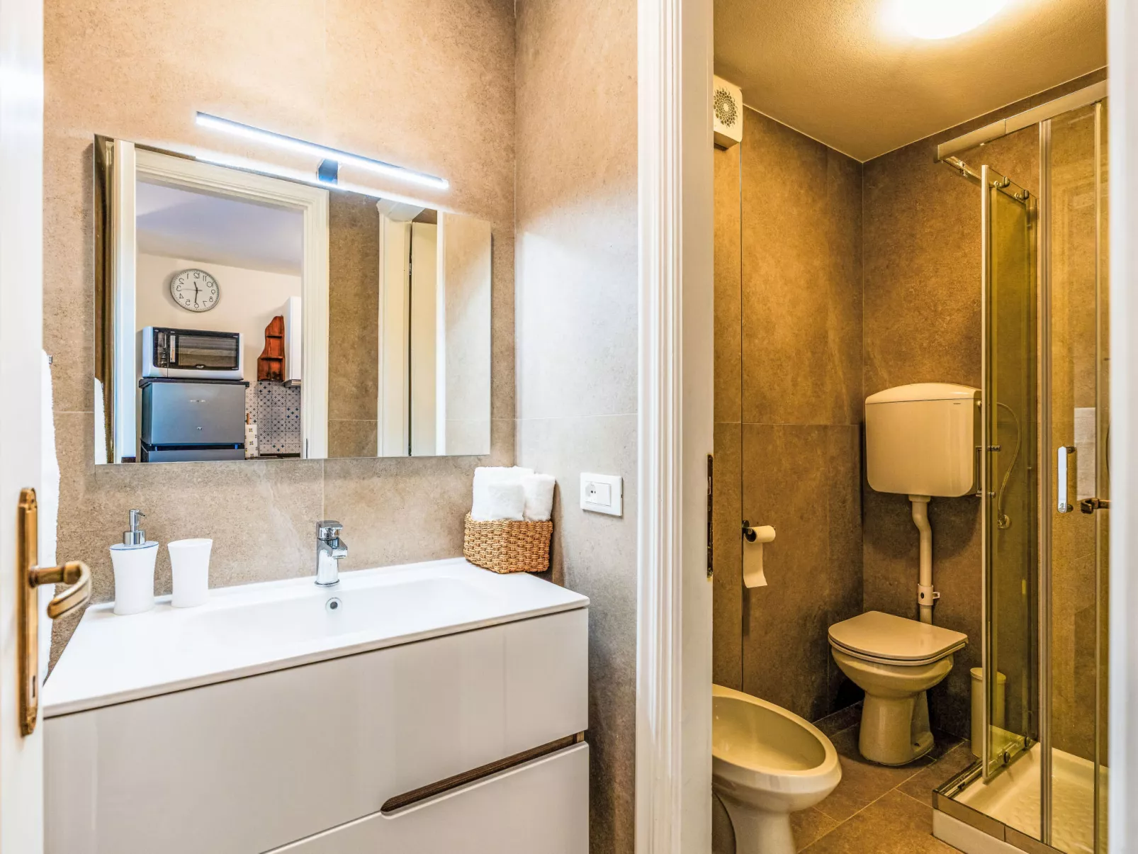 Beautiful Seaview-Binnen