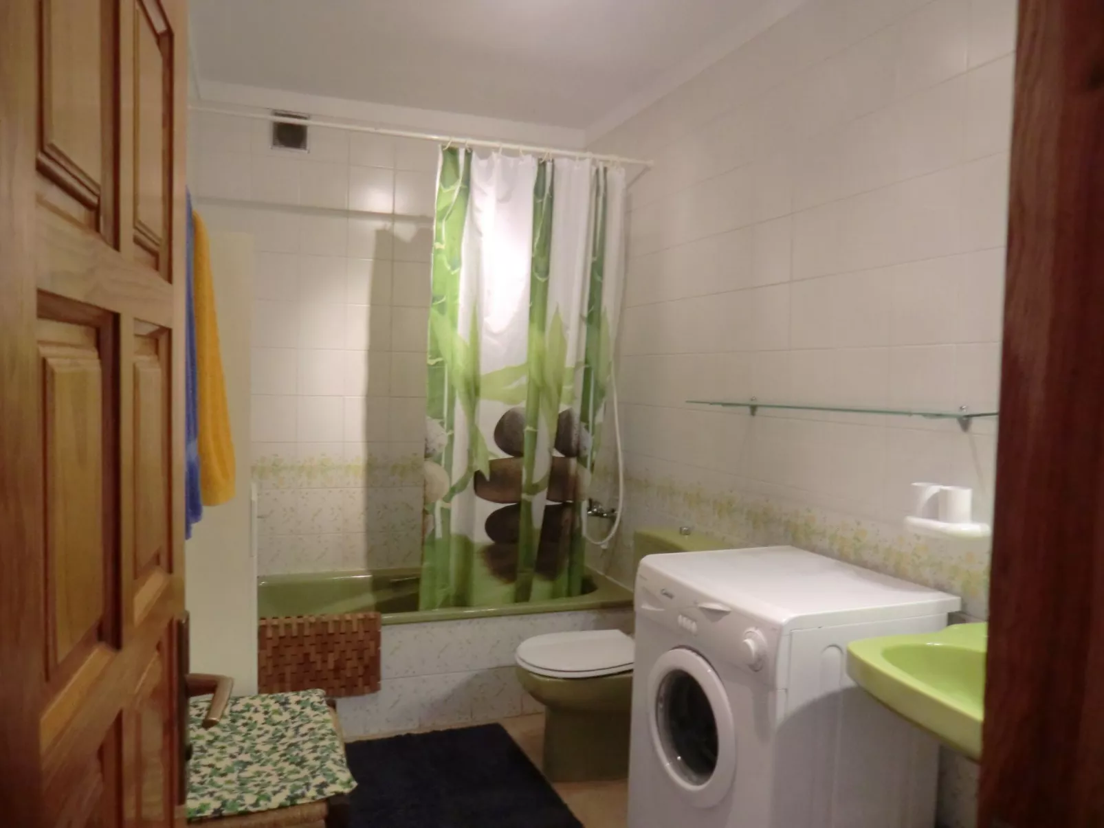 Ruhige Ferienwohnung mit Pool und Meerblick-Binnen