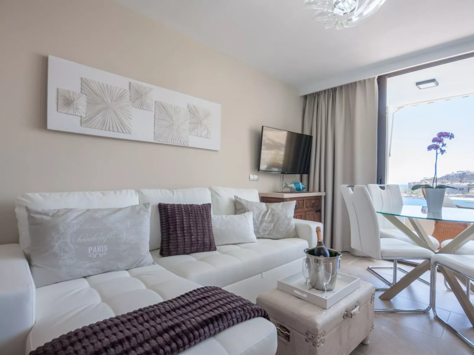 Aufwachen mit herrlichem Meerblick aus dieser schicken Wohnung-Image-tags.info